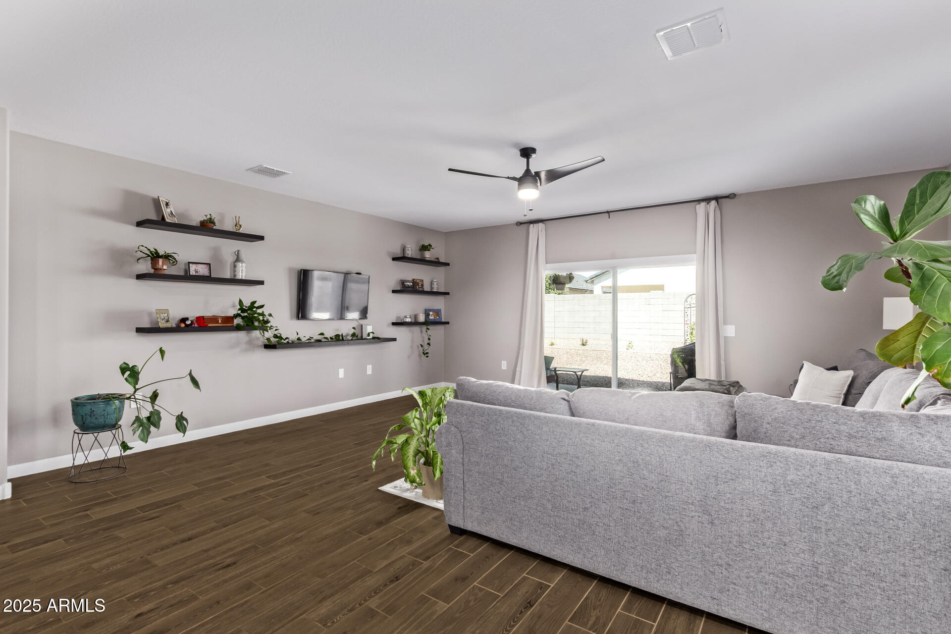 1228 W GLOUCESTER Road