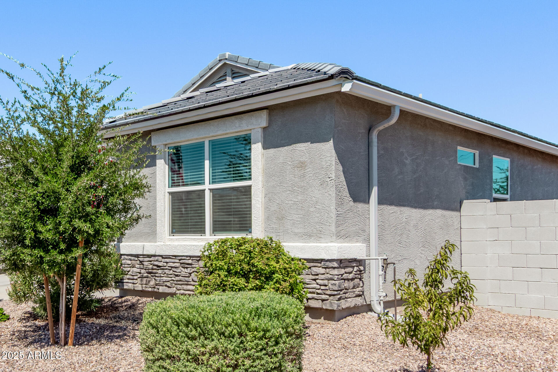 1228 W GLOUCESTER Road