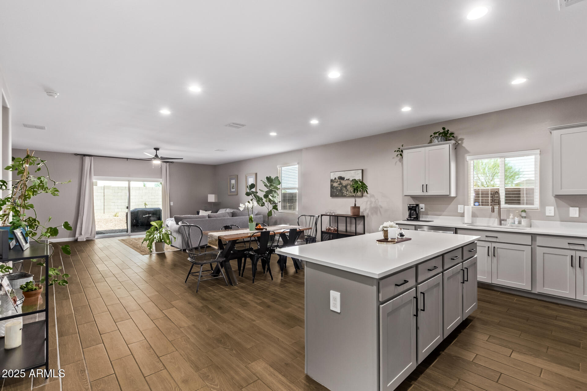 1228 W GLOUCESTER Road