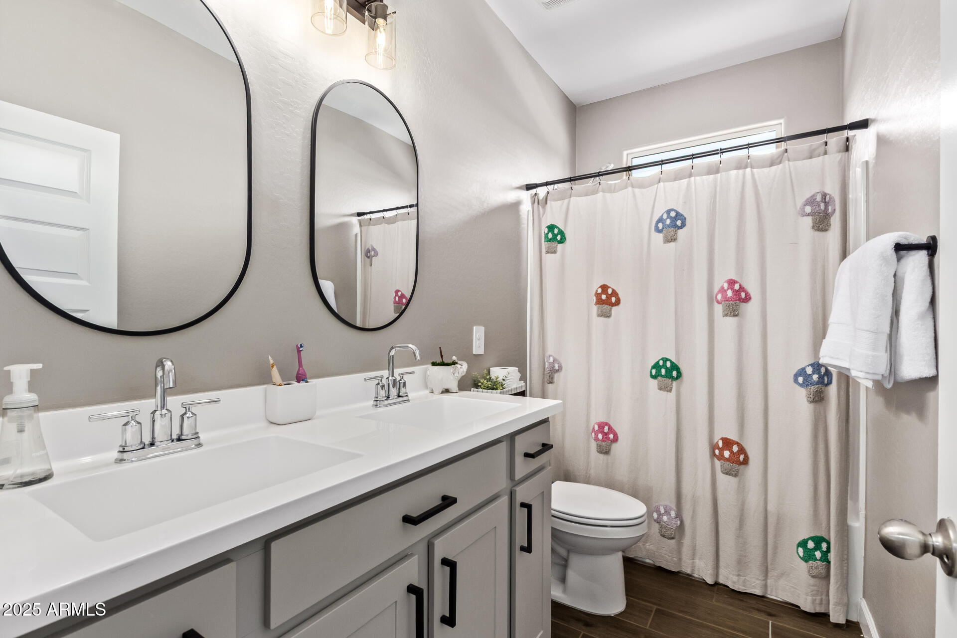 1228 W GLOUCESTER Road