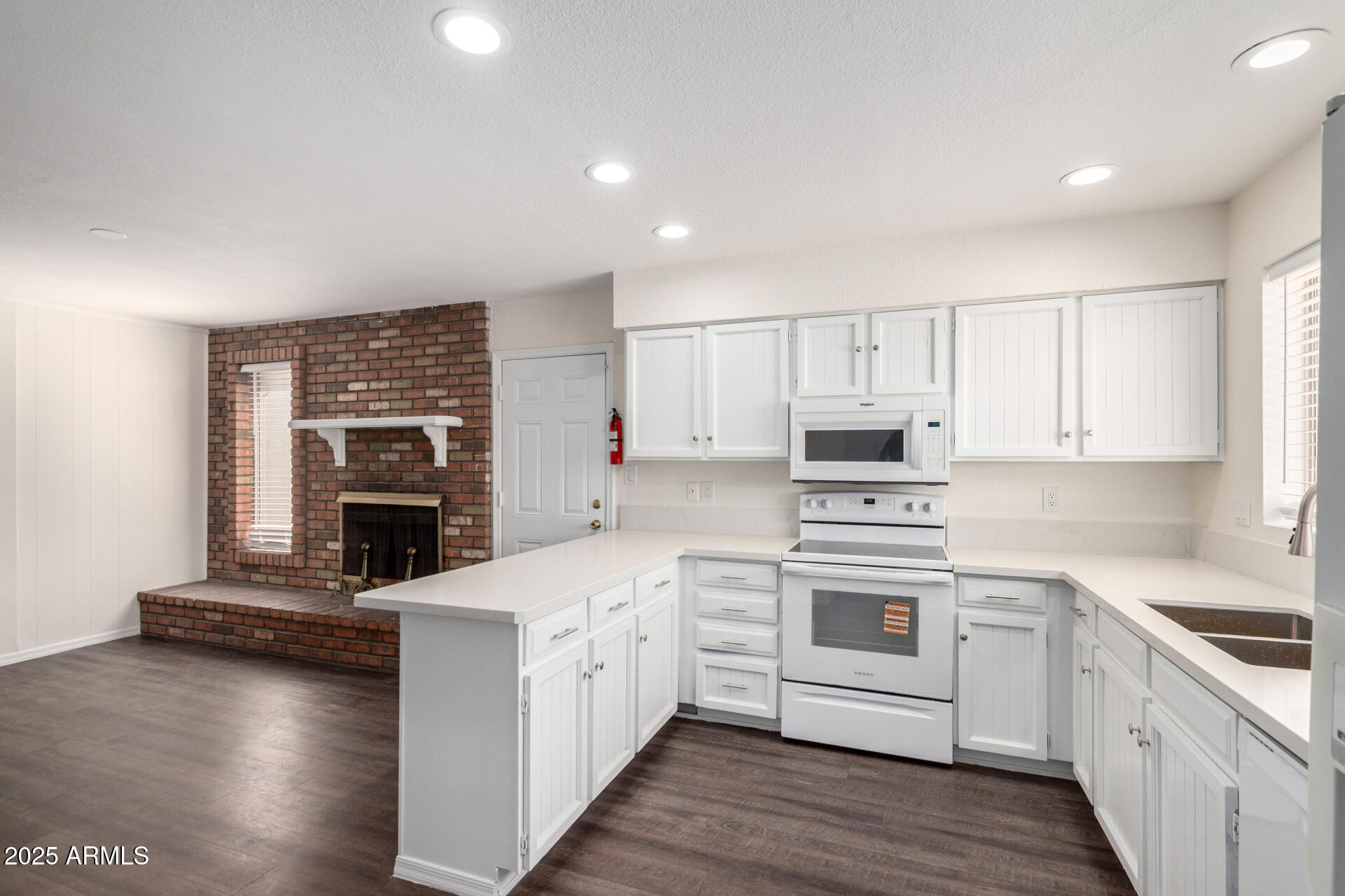 2205 E Garnet Avenue