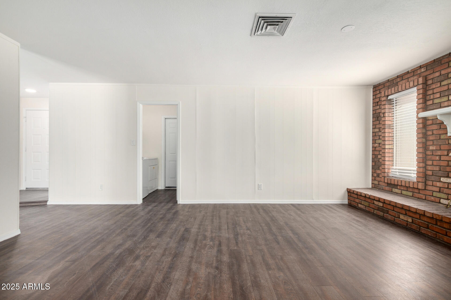 2205 E Garnet Avenue