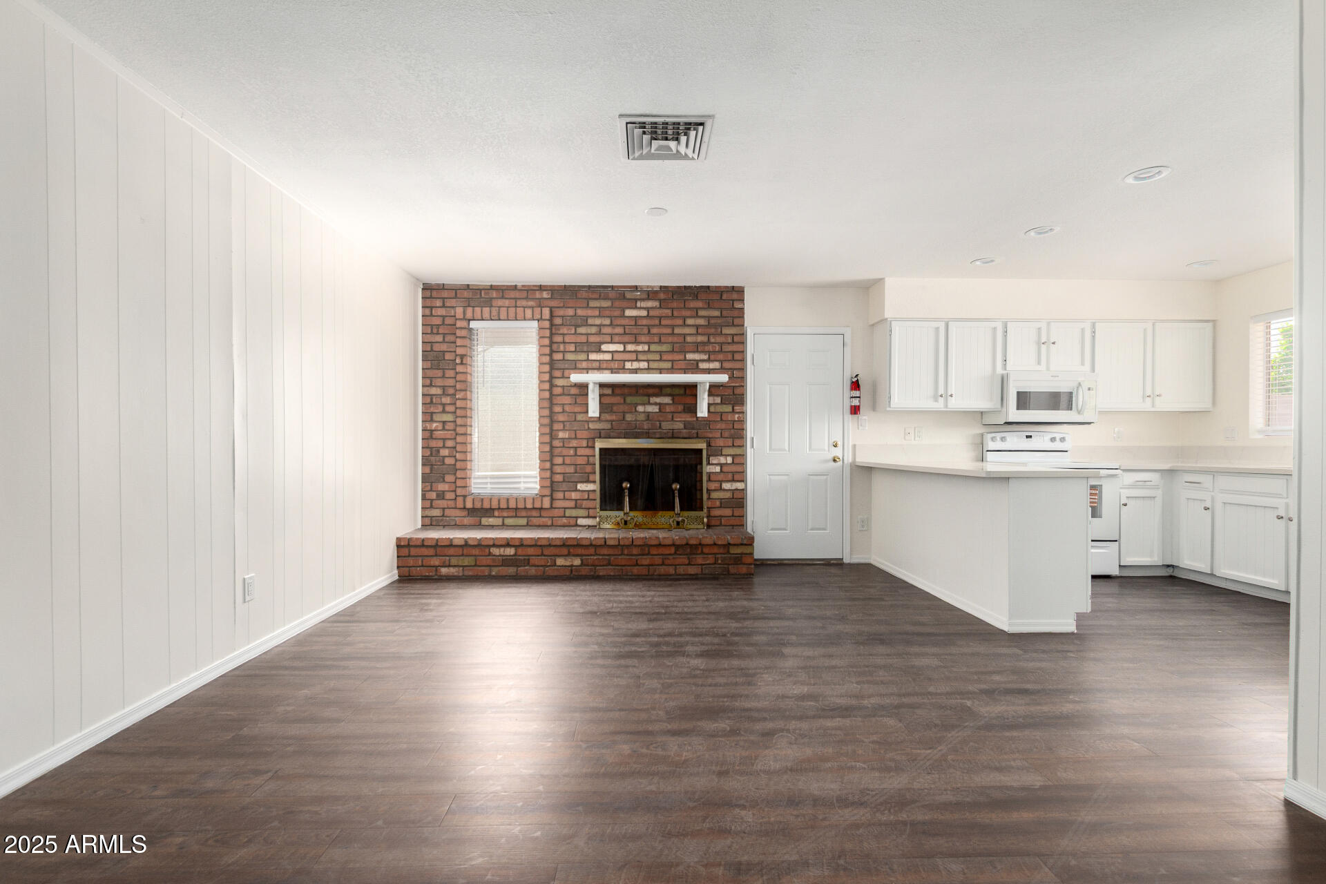 2205 E Garnet Avenue