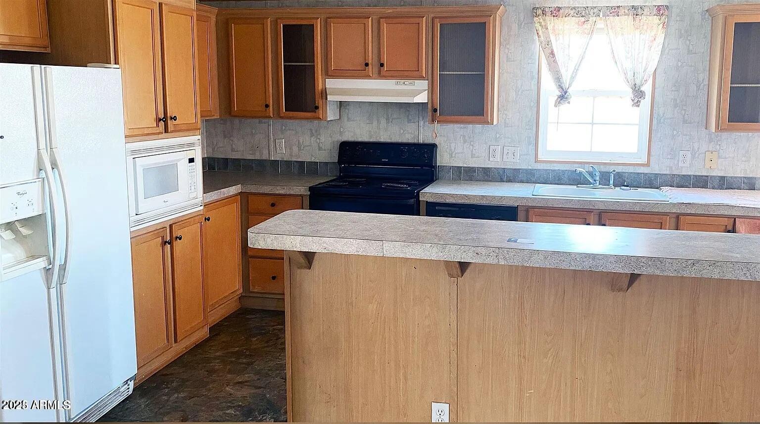 23118 E MUNOZ Street