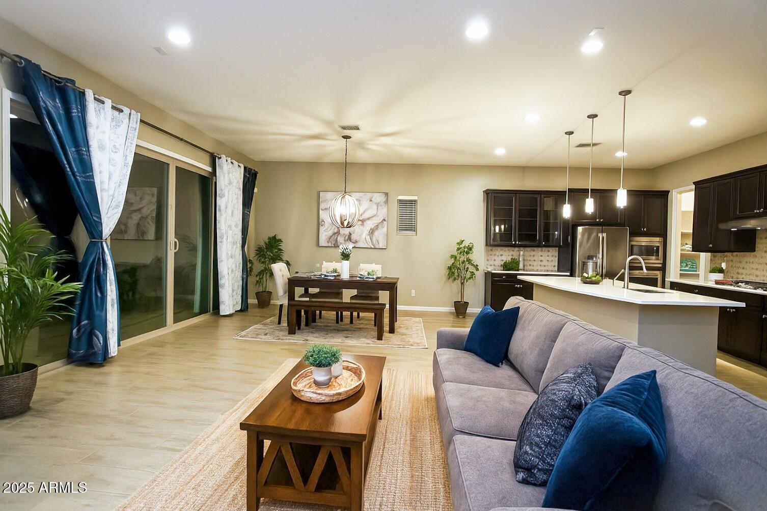 1954 E GERONIMO Street