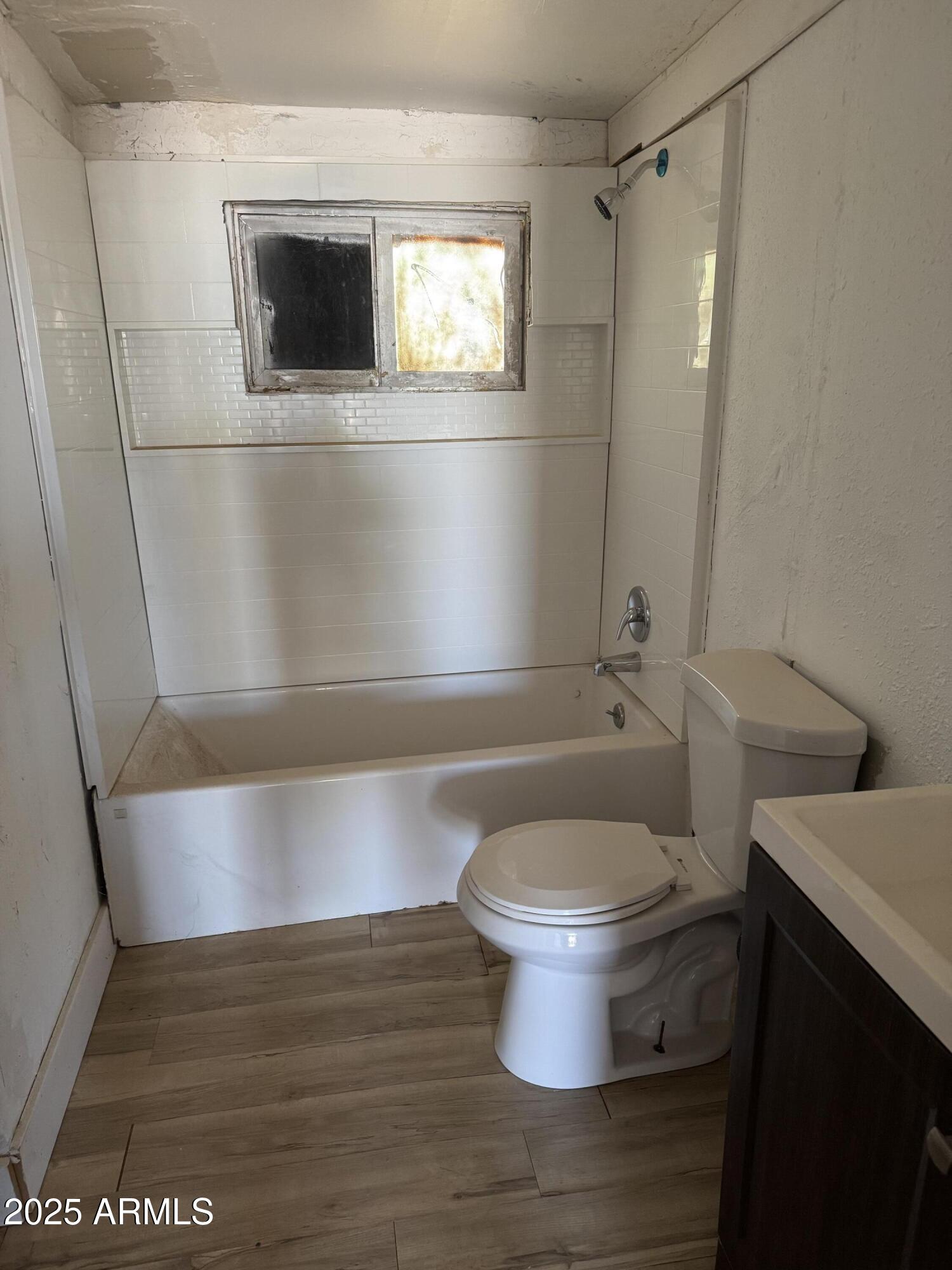 595 W Coolidge Avenue