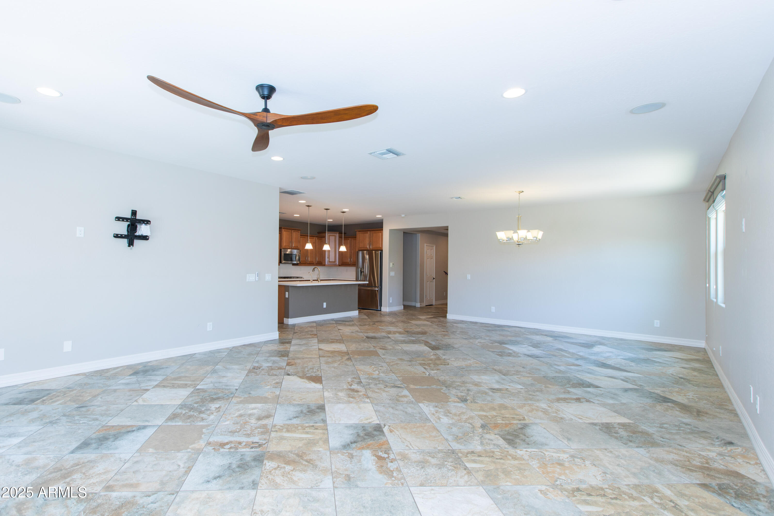 2315 W MAGDALENA Lane