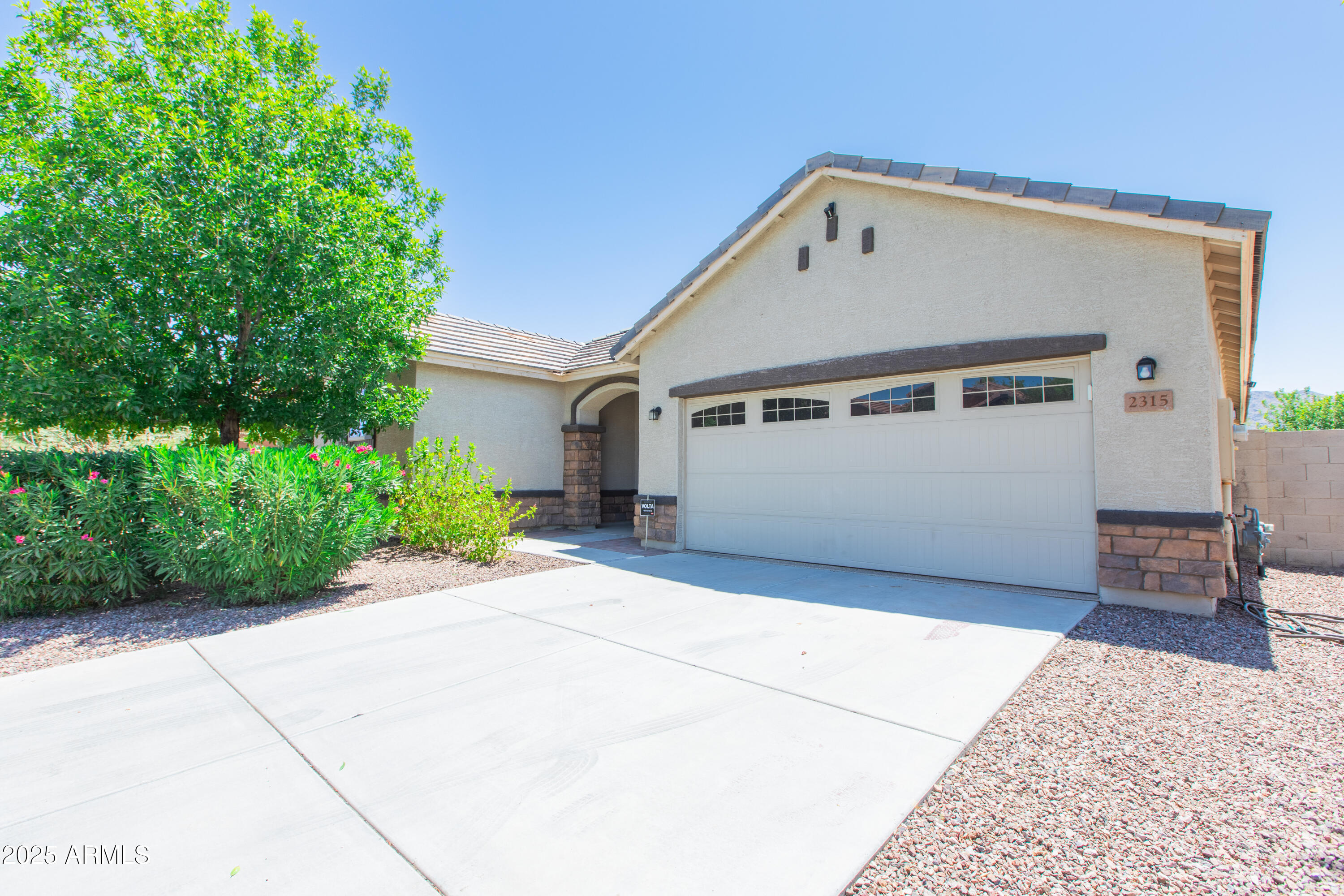 2315 W MAGDALENA Lane