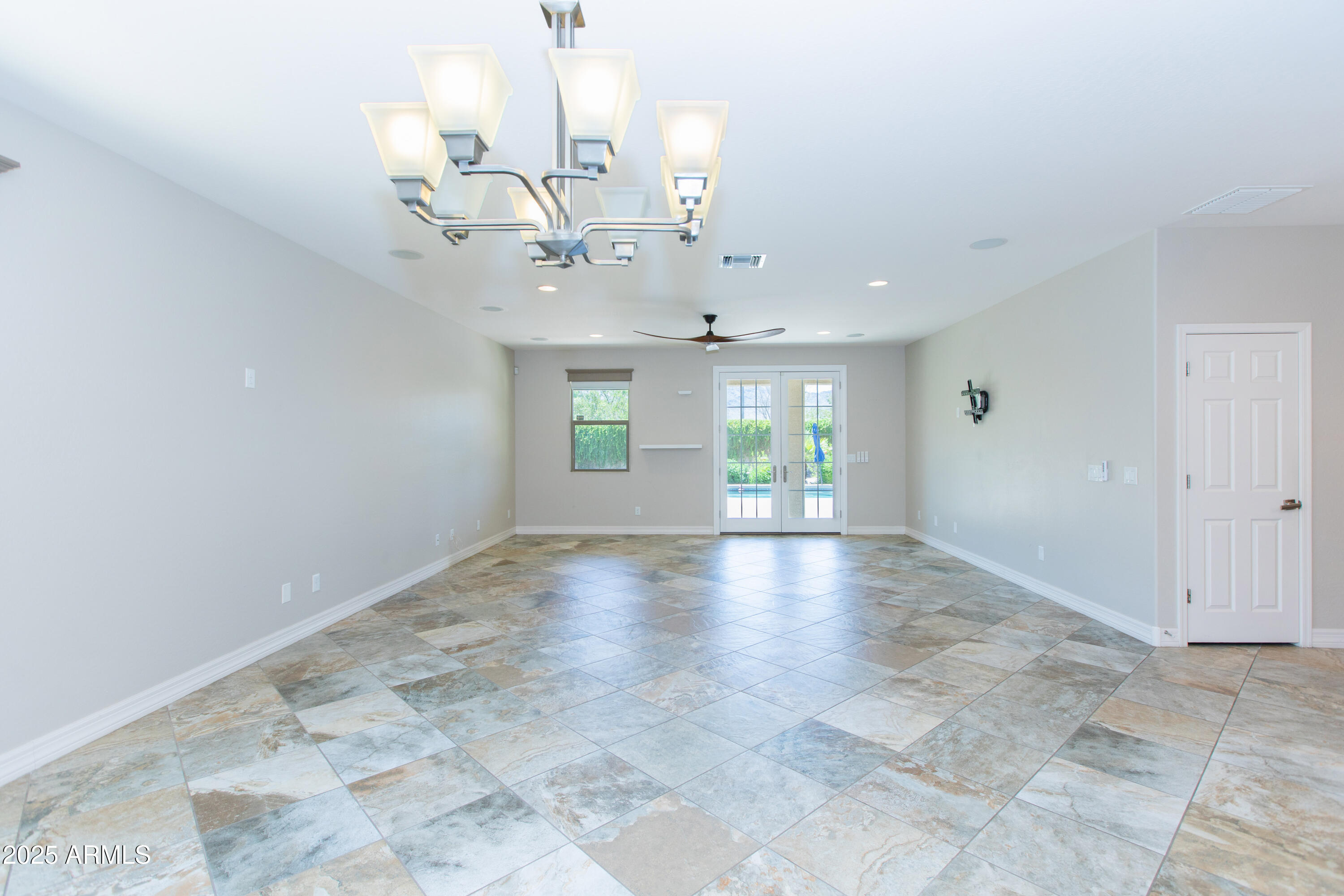 2315 W MAGDALENA Lane