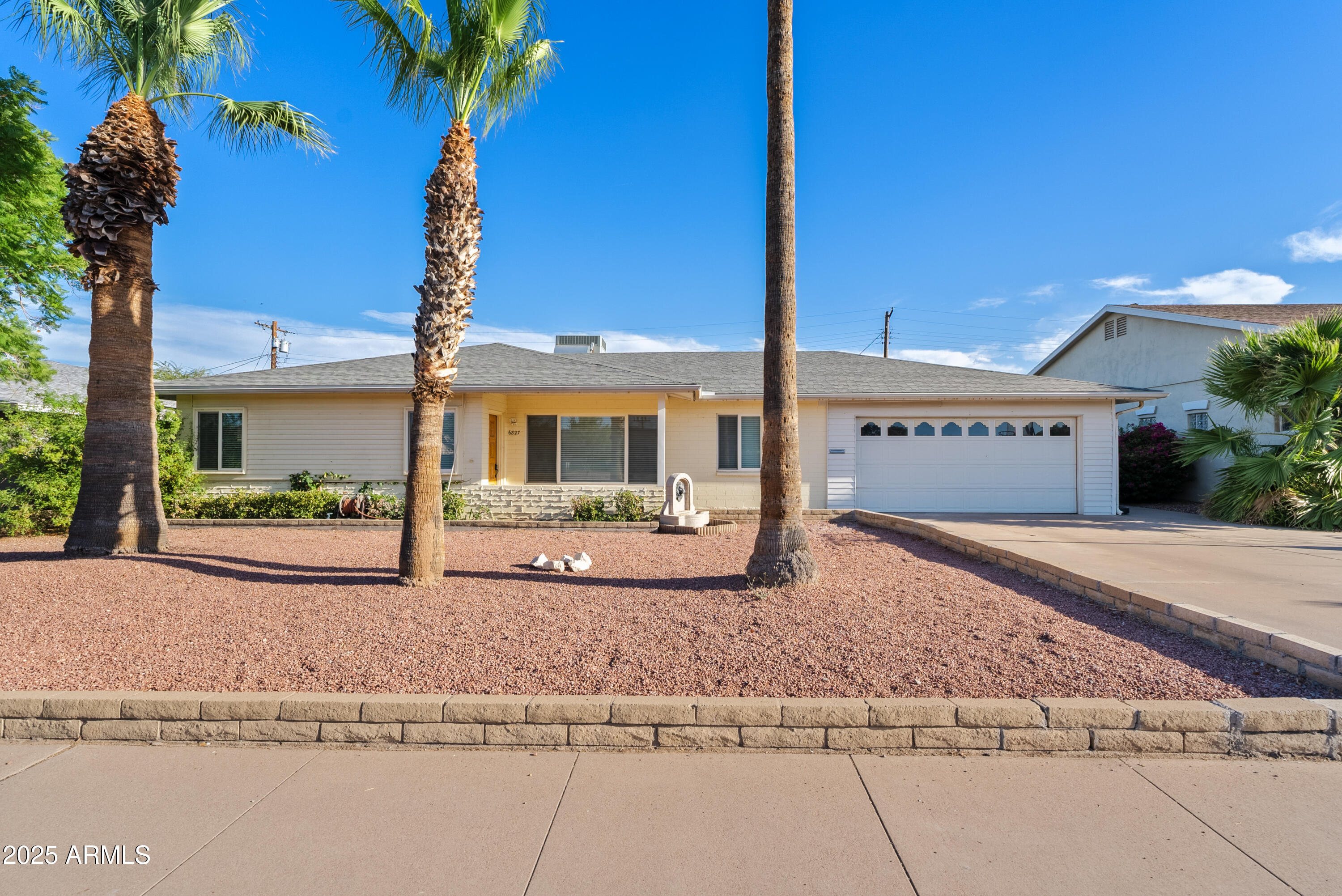 6827 E PALM Lane
