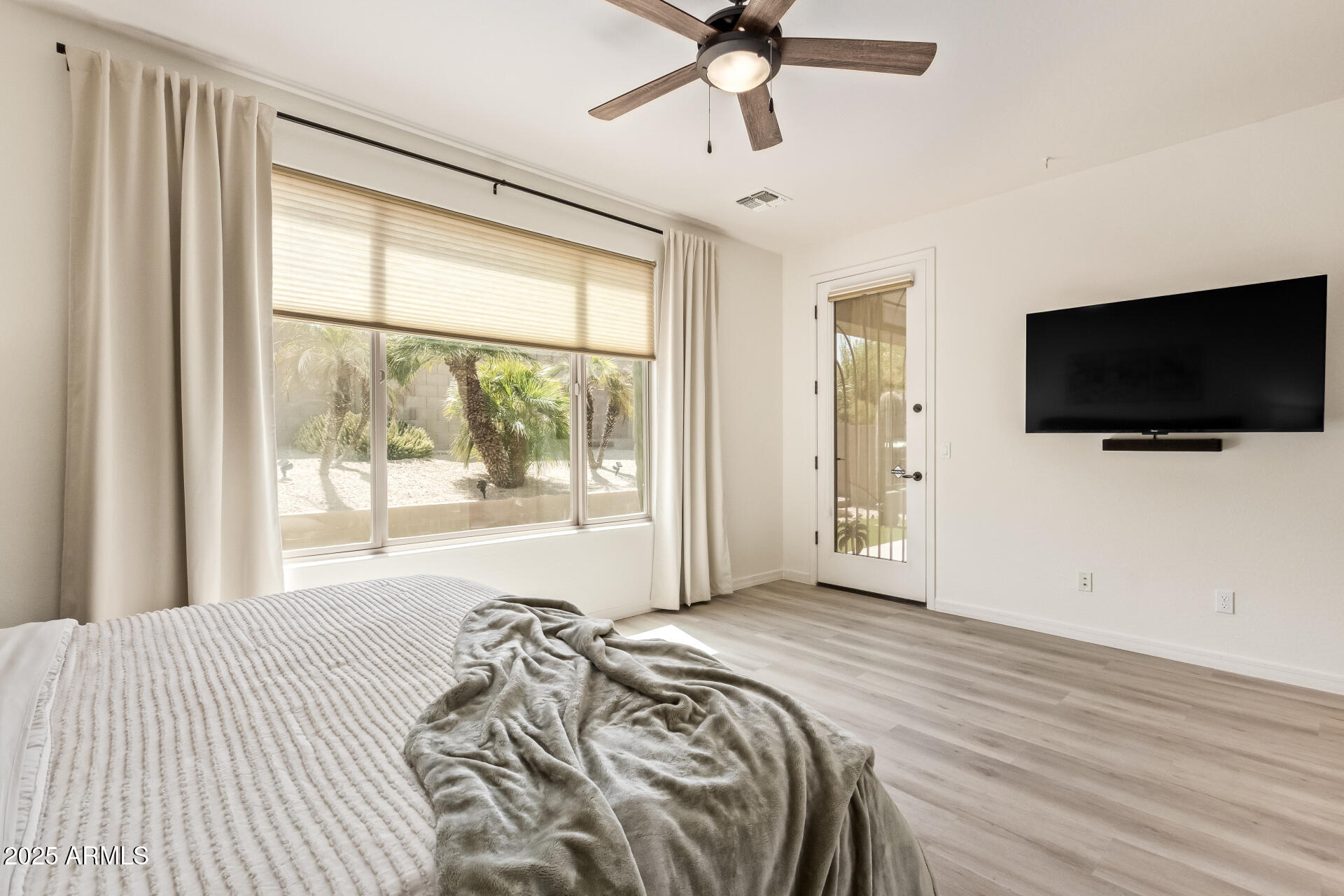 697 W TWIN PEAKS Parkway