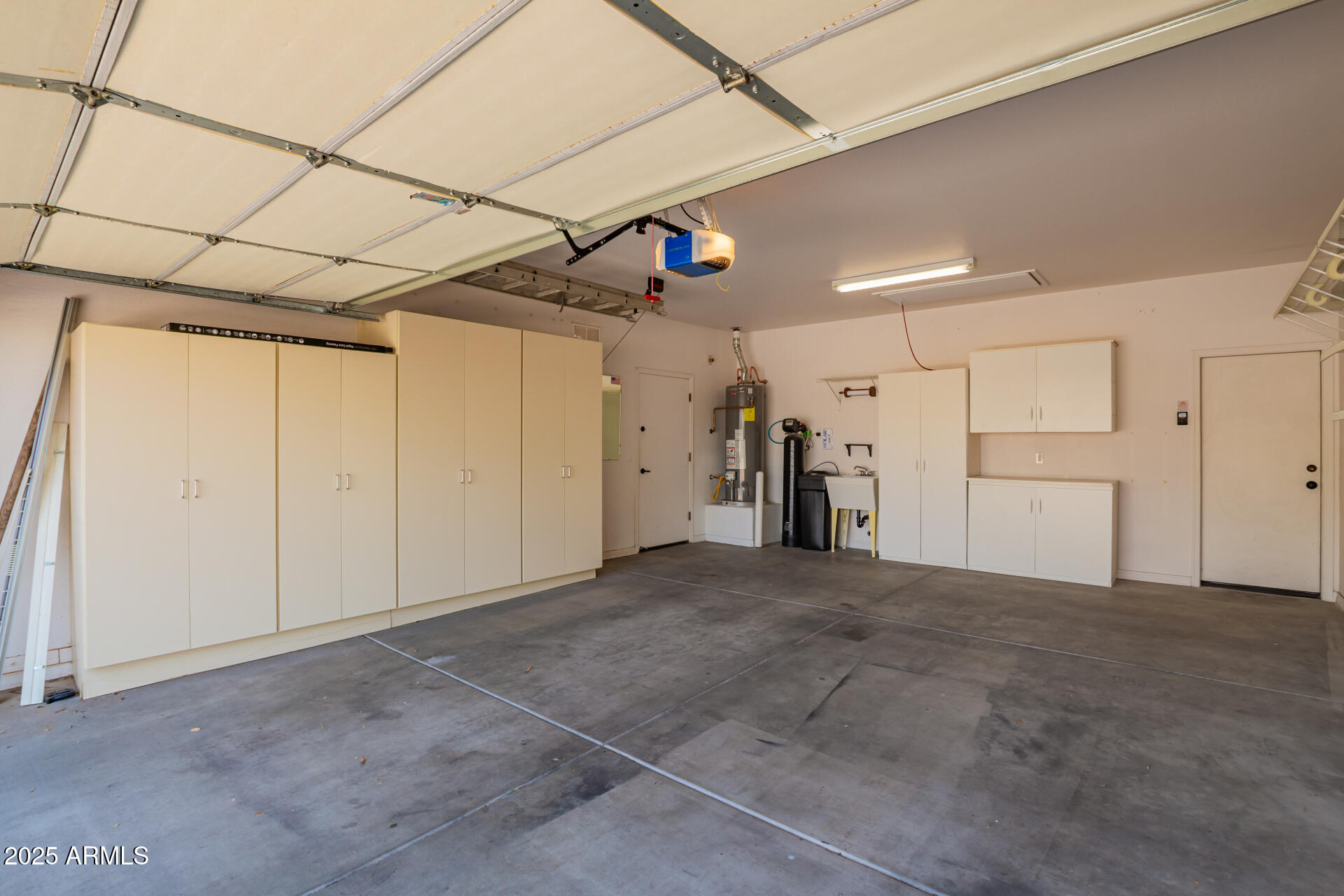 697 W TWIN PEAKS Parkway