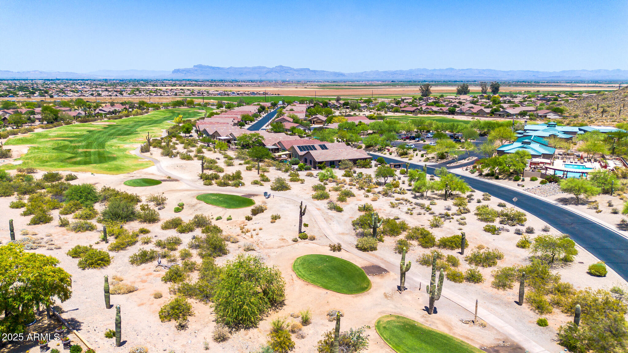 697 W TWIN PEAKS Parkway