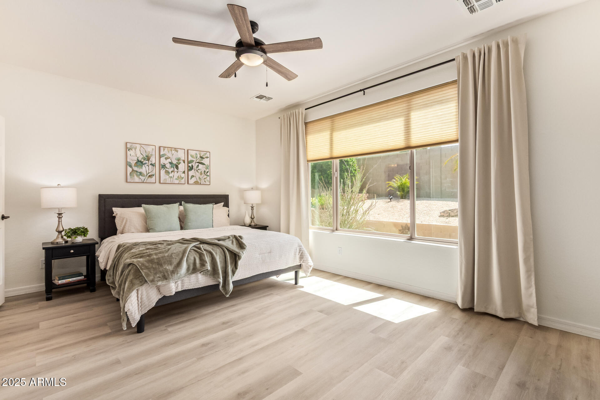 697 W TWIN PEAKS Parkway