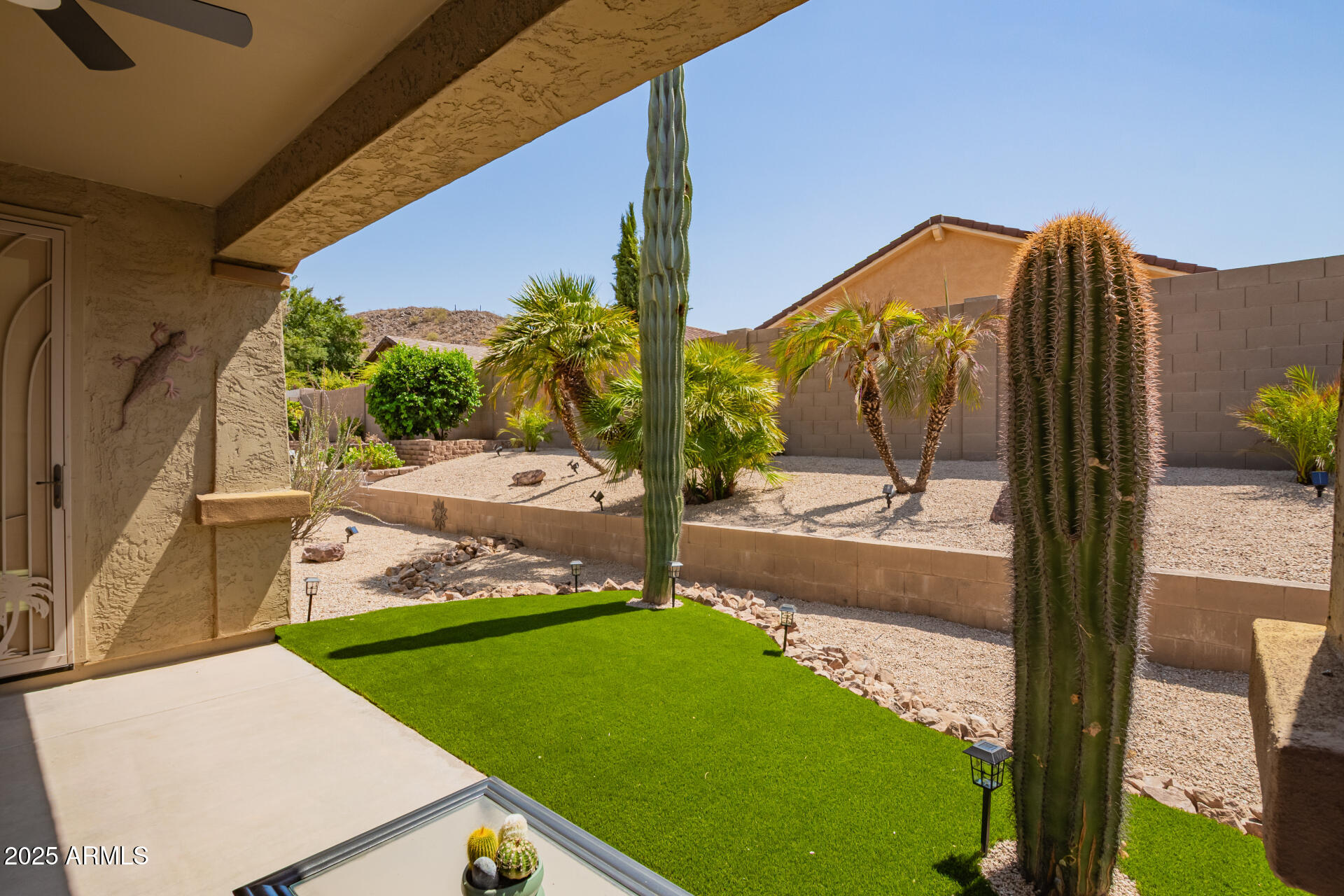 697 W TWIN PEAKS Parkway