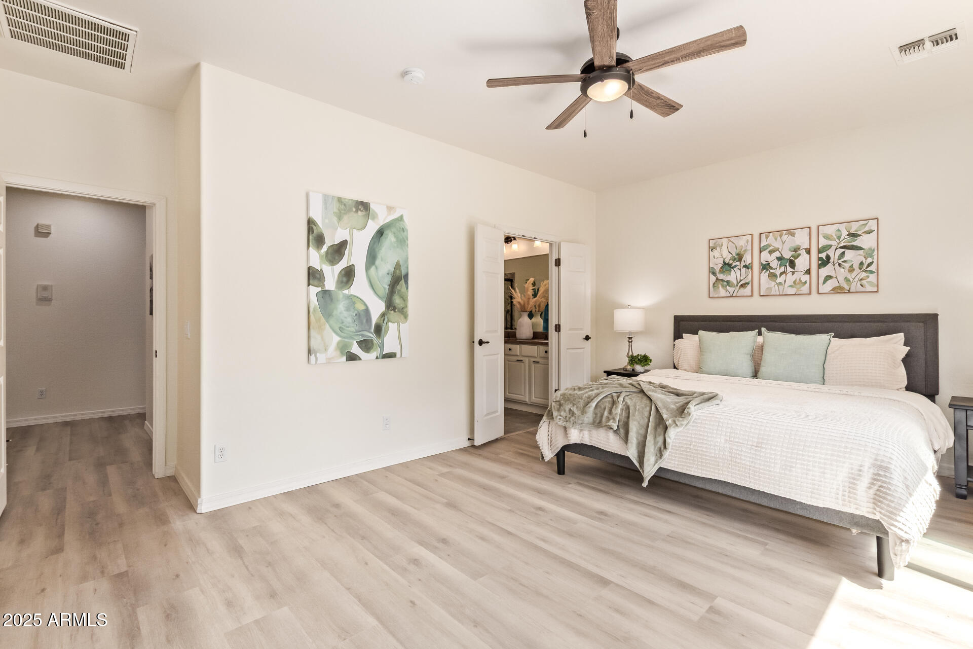 697 W TWIN PEAKS Parkway