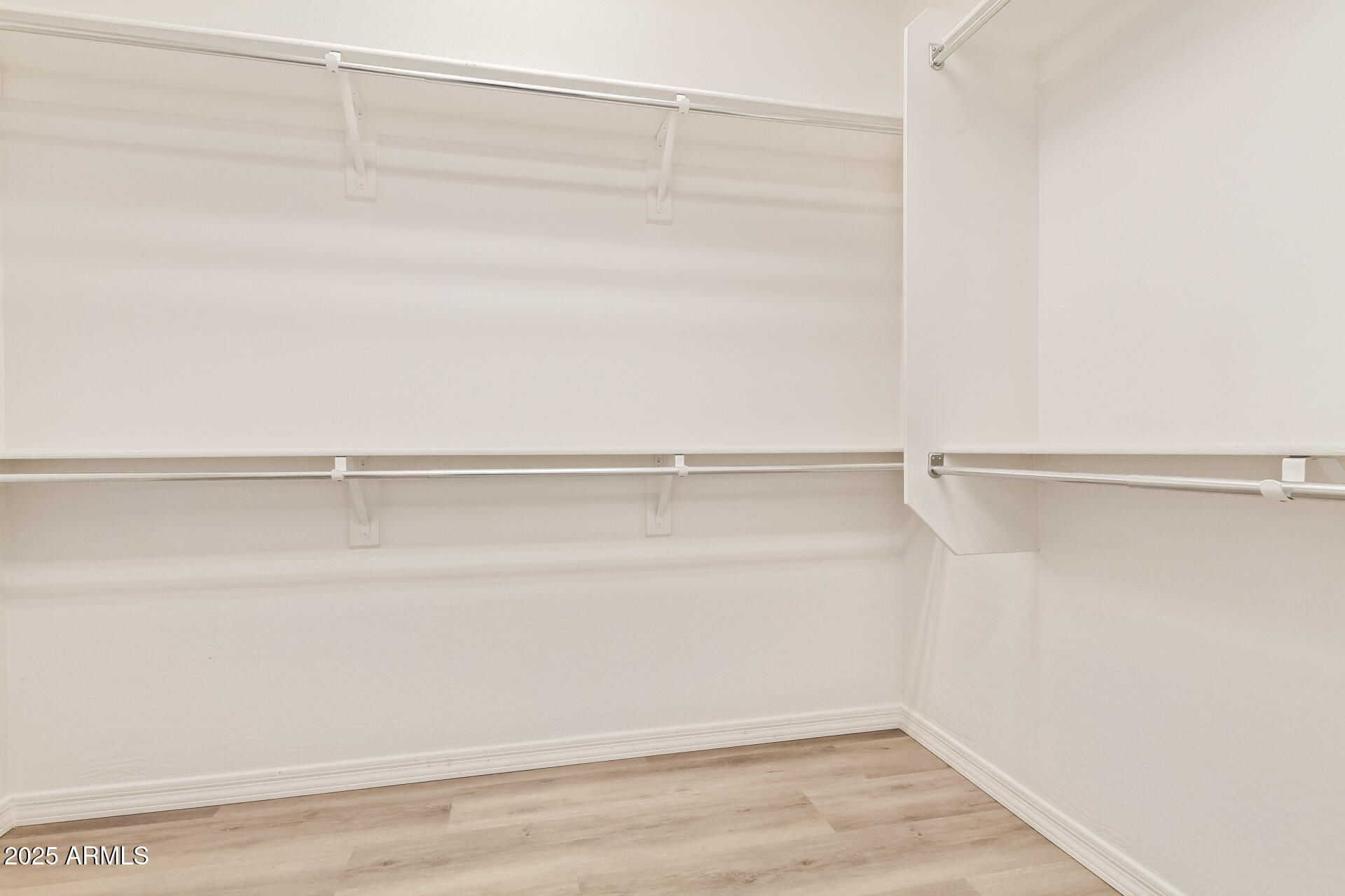 697 W TWIN PEAKS Parkway