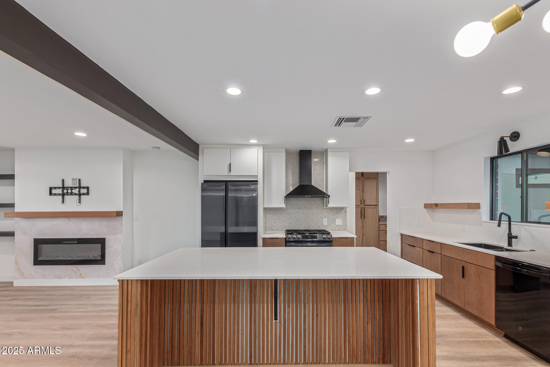 1745 E SAN JUAN Avenue