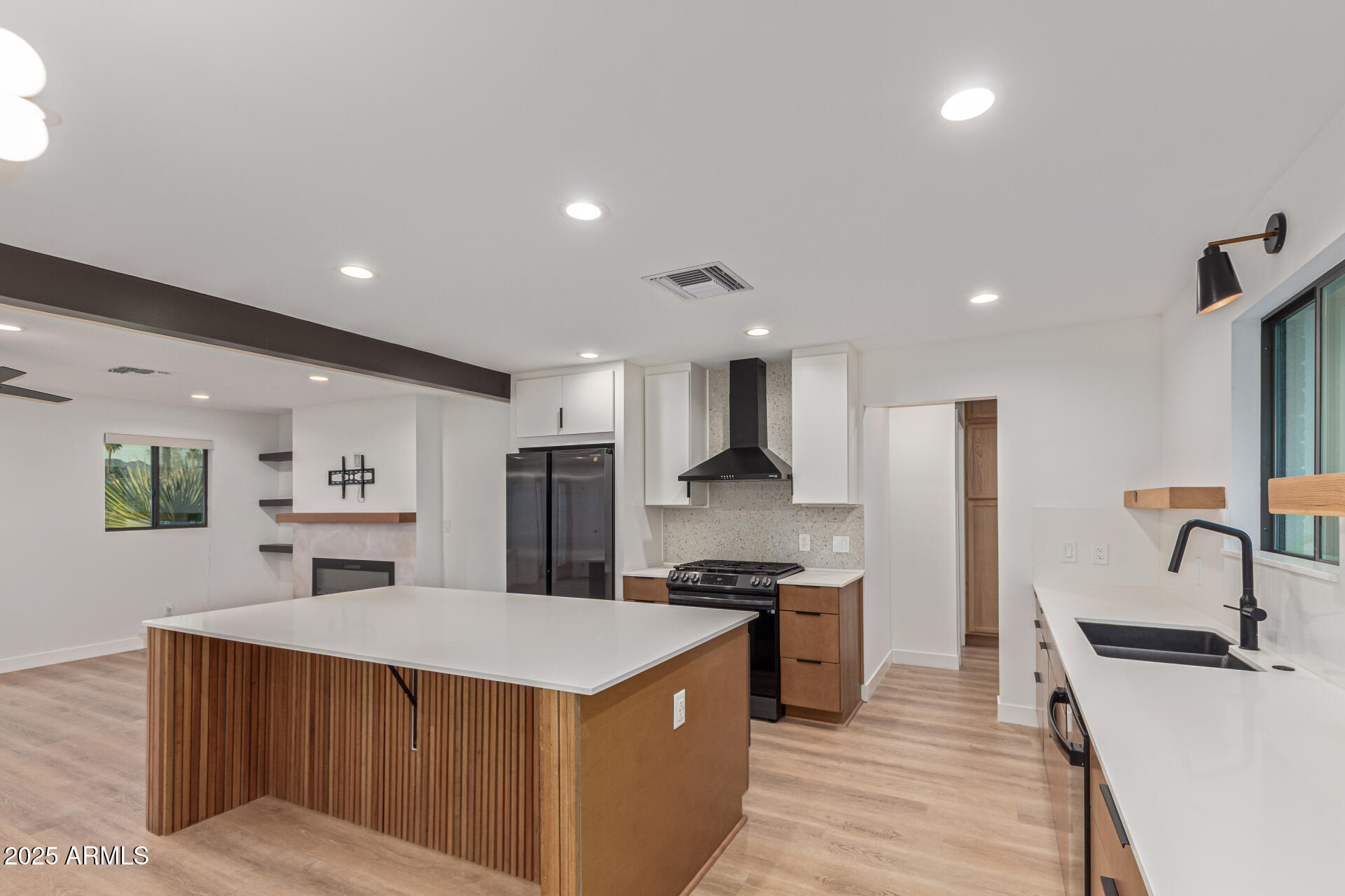 1745 E SAN JUAN Avenue