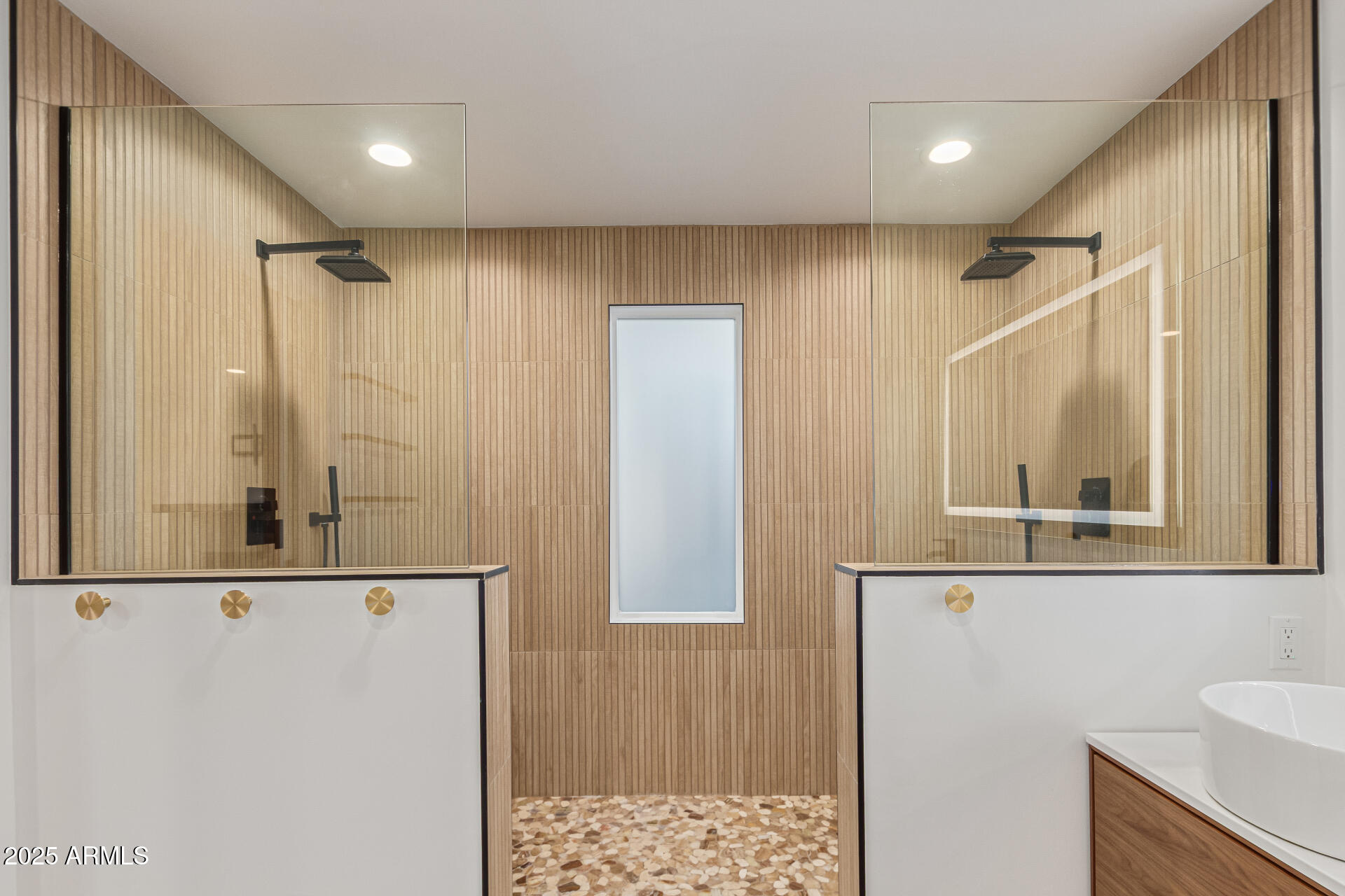 1745 E SAN JUAN Avenue