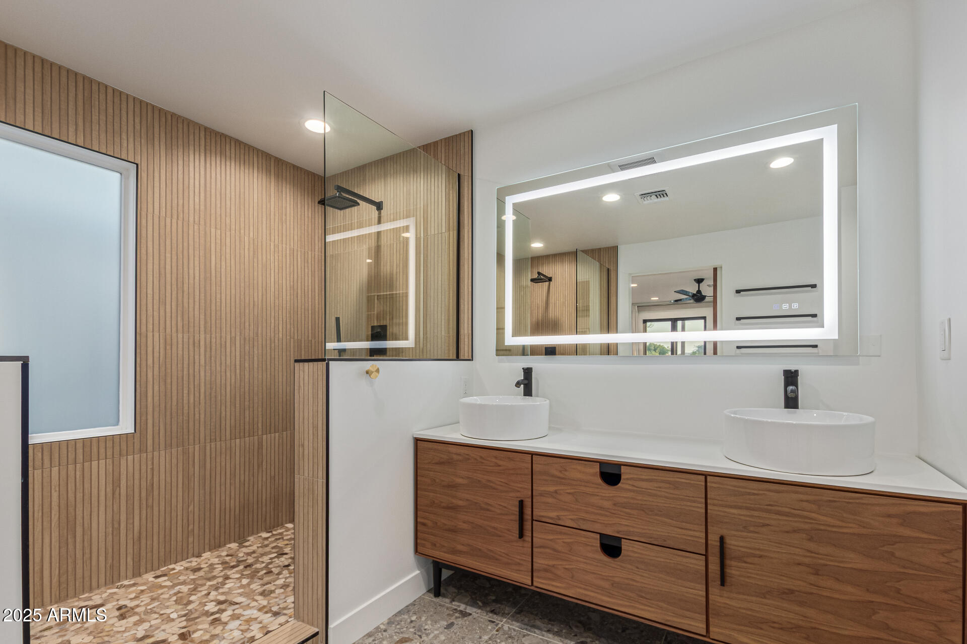 1745 E SAN JUAN Avenue