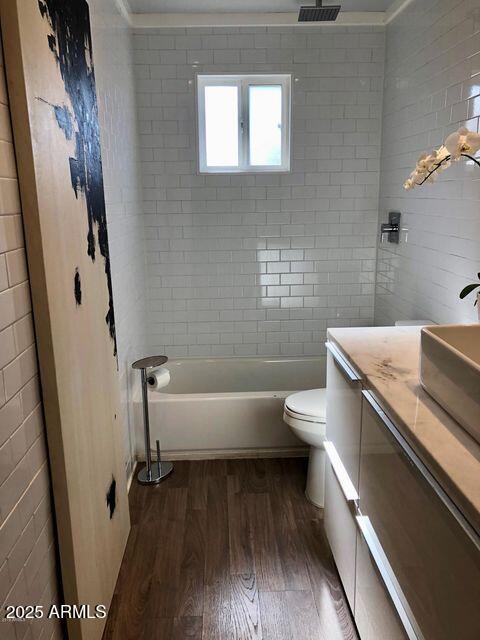 4401 N 12TH Street, 121