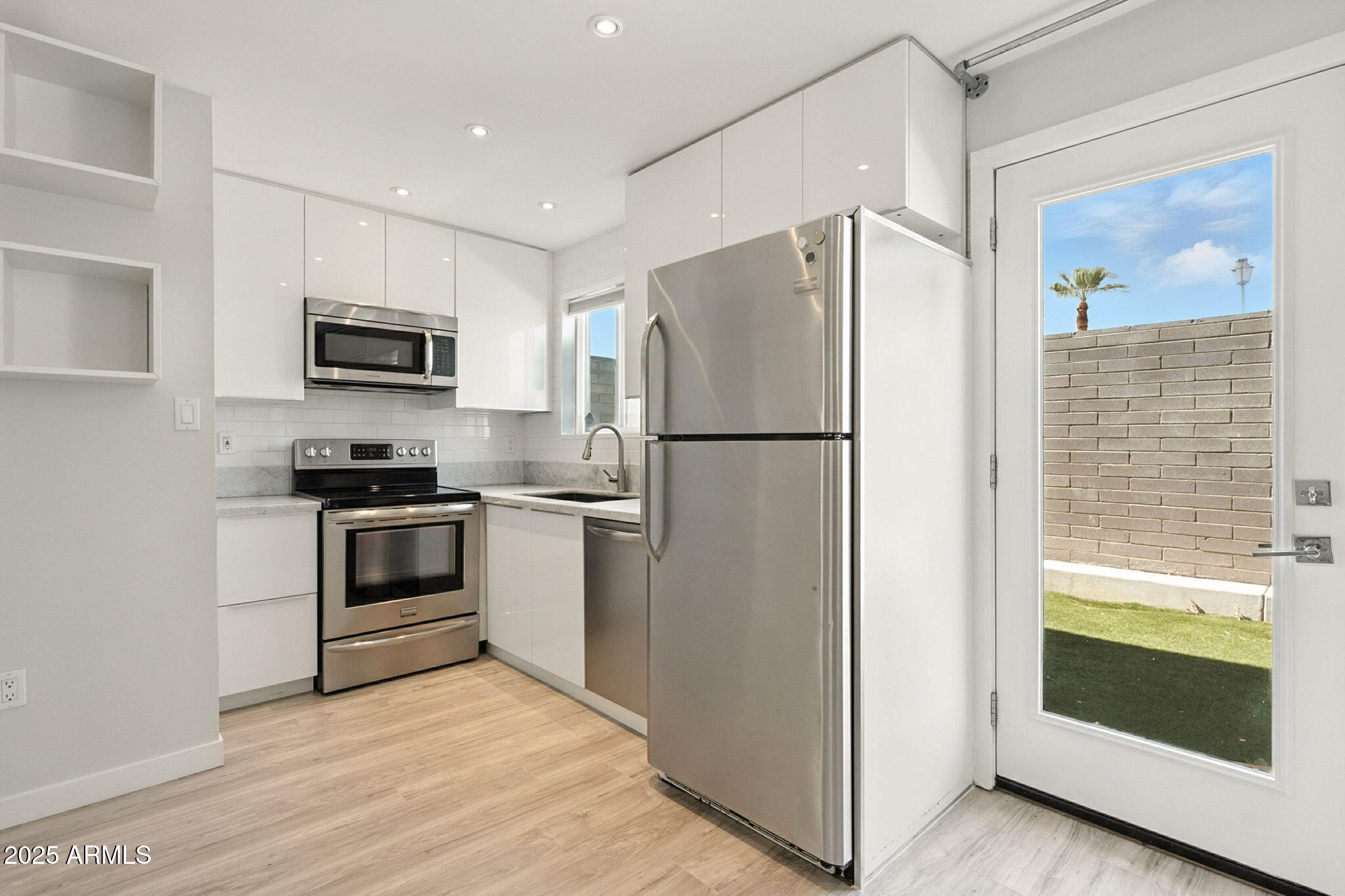 4401 N 12TH Street, 121