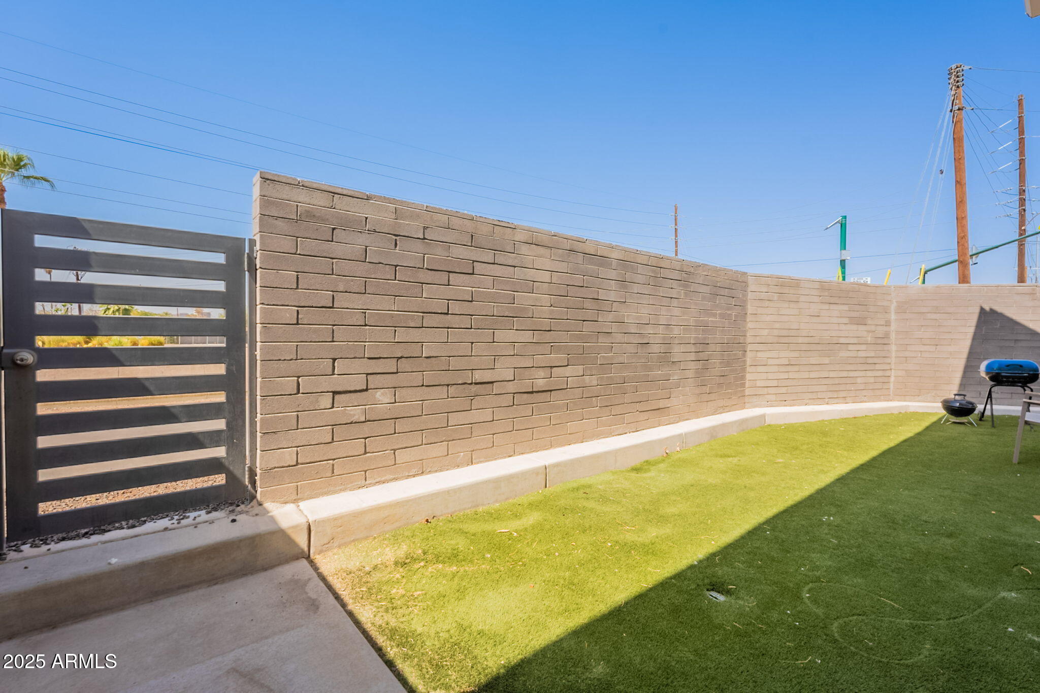 4401 N 12TH Street, 121