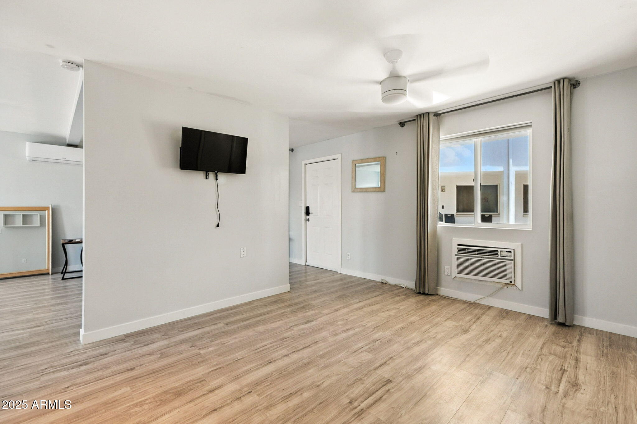 4401 N 12TH Street, 121