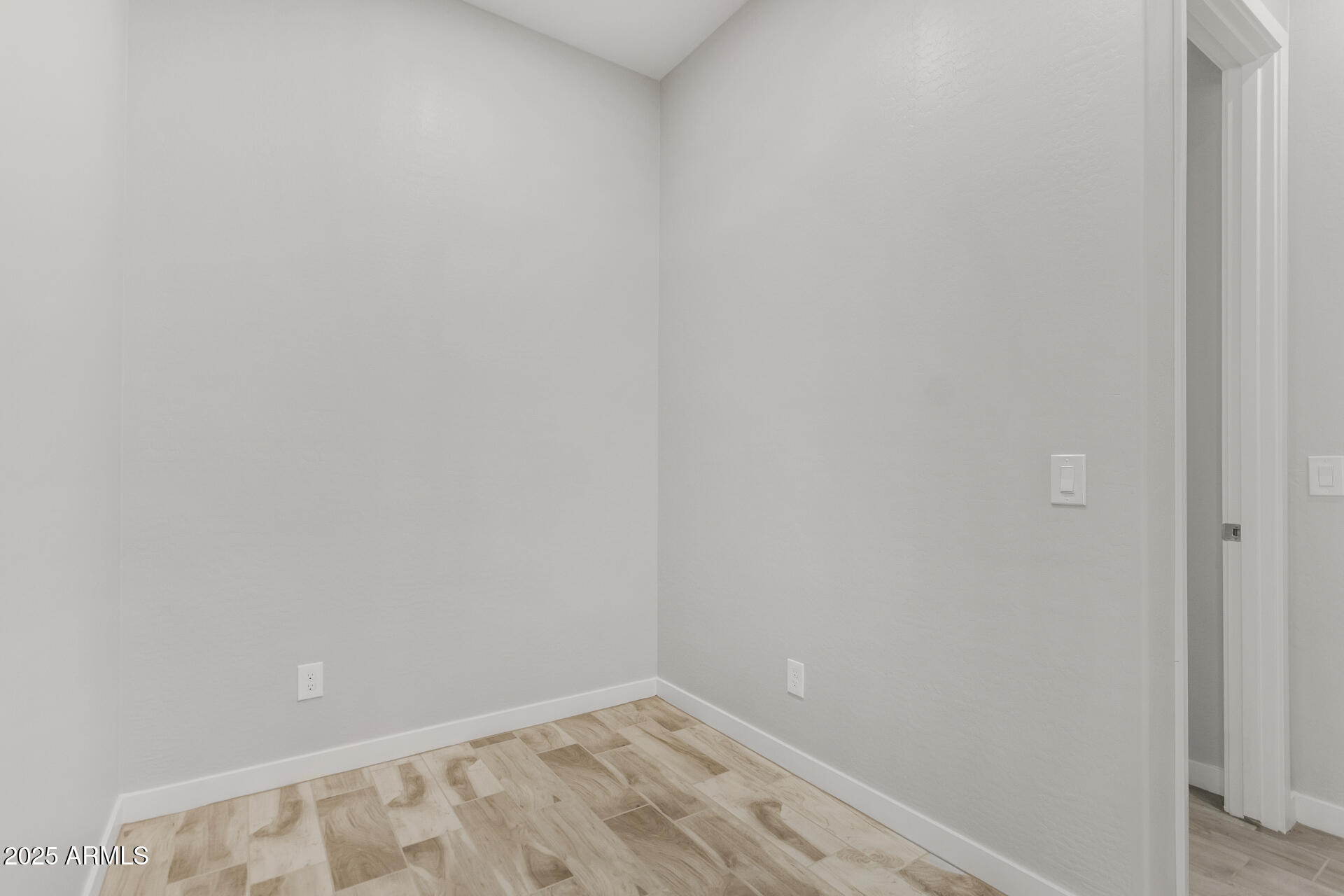 3561 E ARABIAN Drive