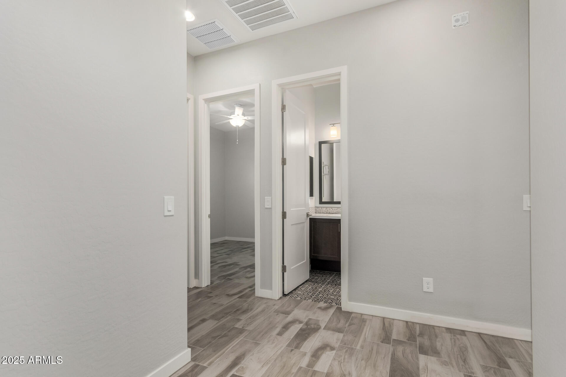 3561 E ARABIAN Drive