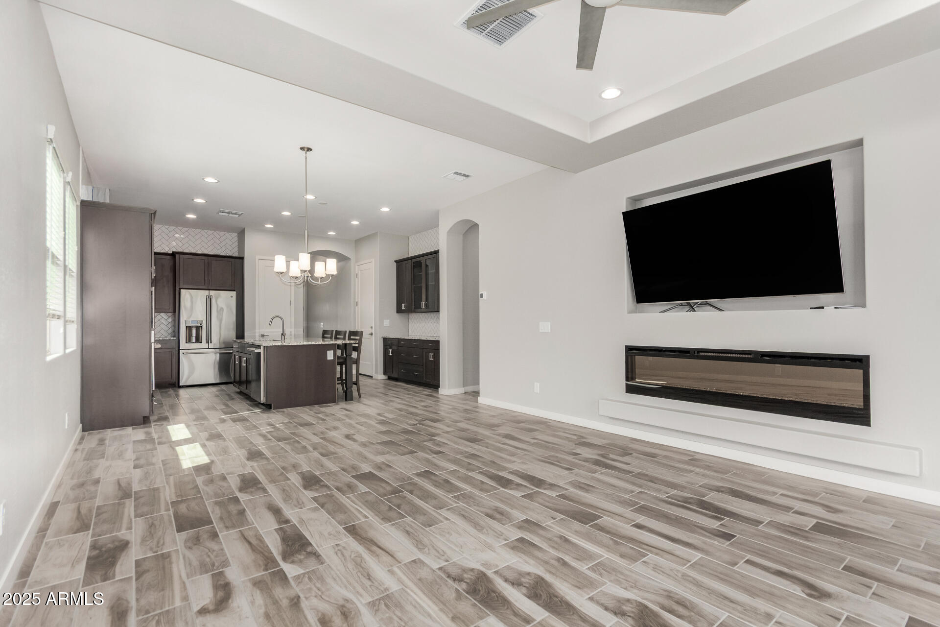 3561 E ARABIAN Drive