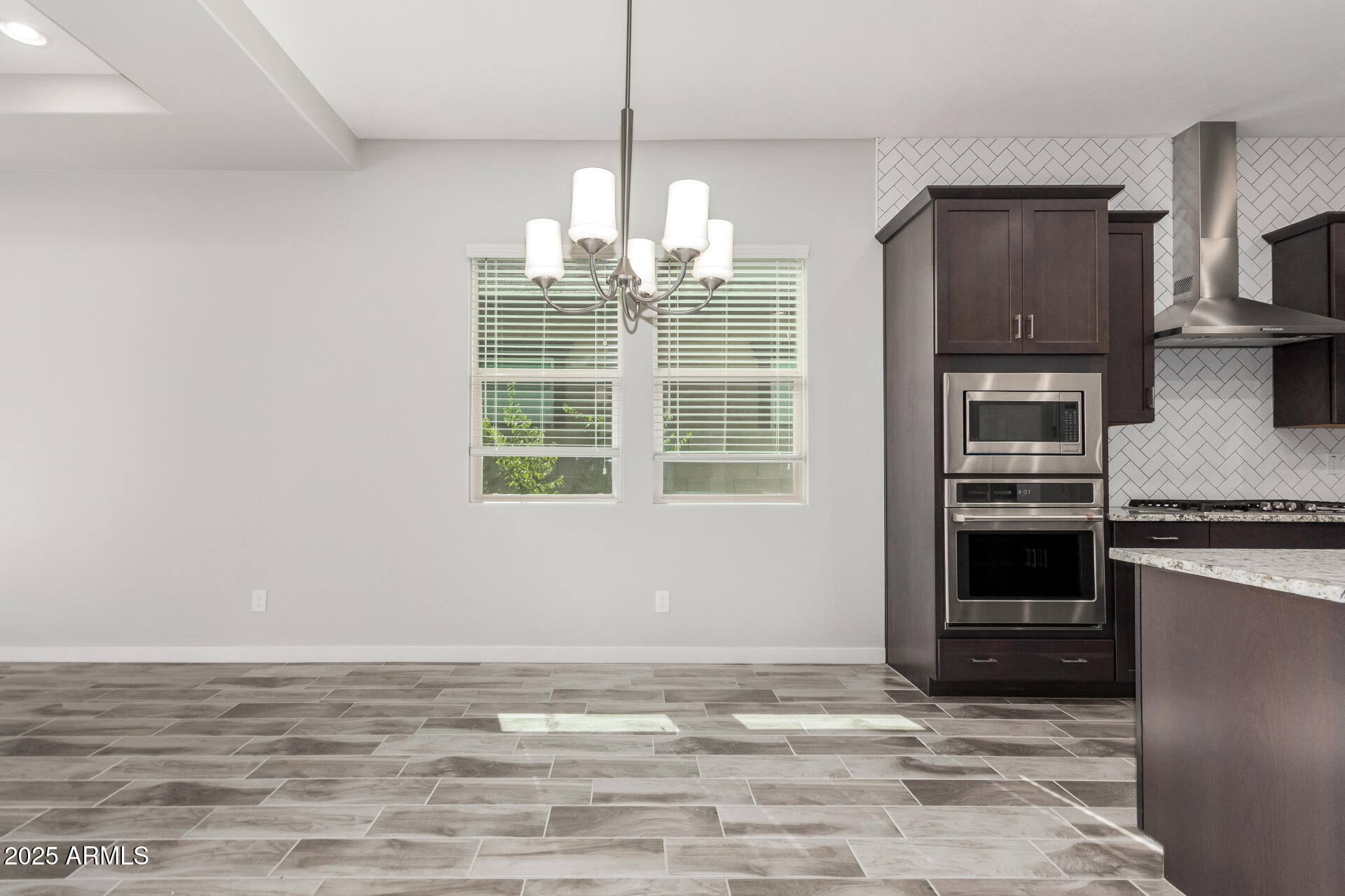 3561 E ARABIAN Drive