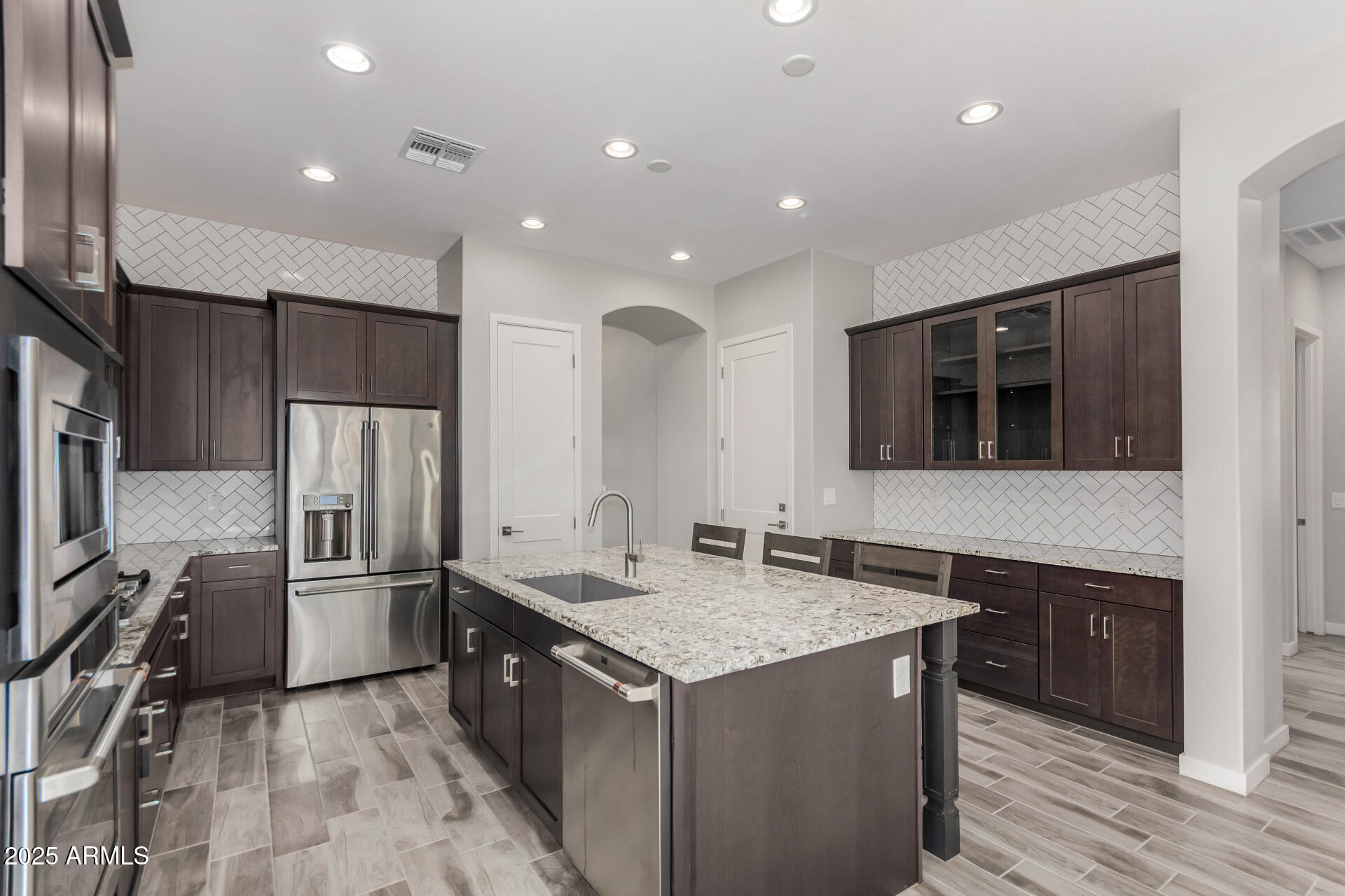 3561 E ARABIAN Drive