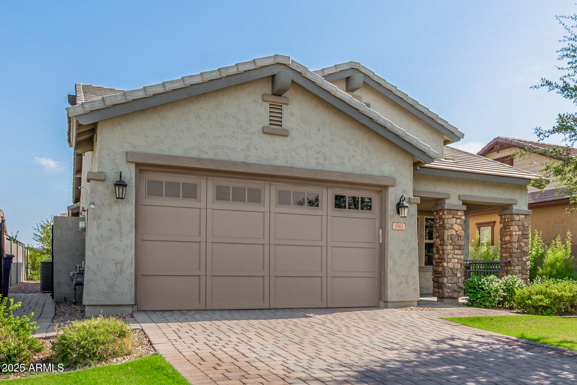 3561 E ARABIAN Drive