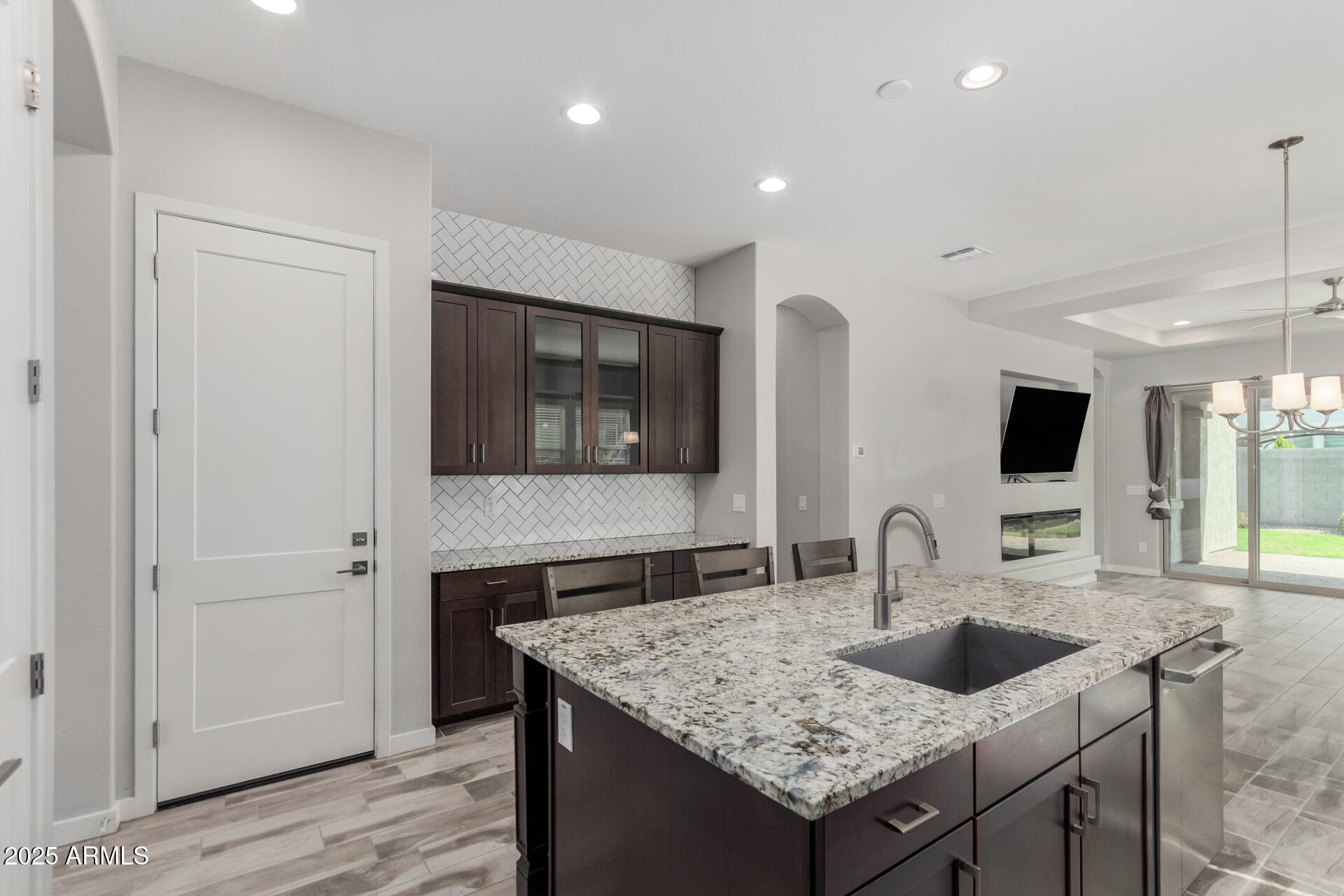 3561 E ARABIAN Drive