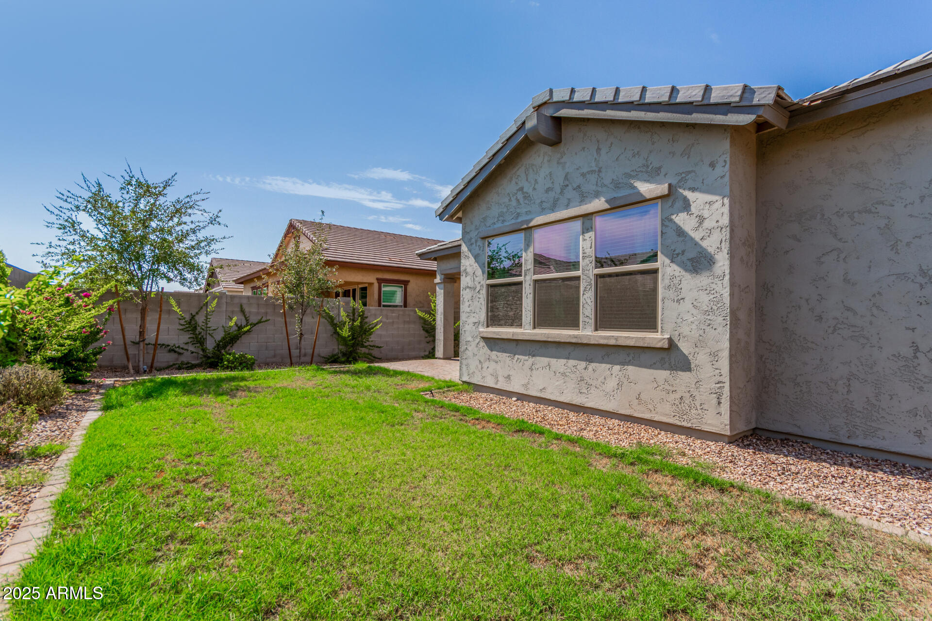 3561 E ARABIAN Drive