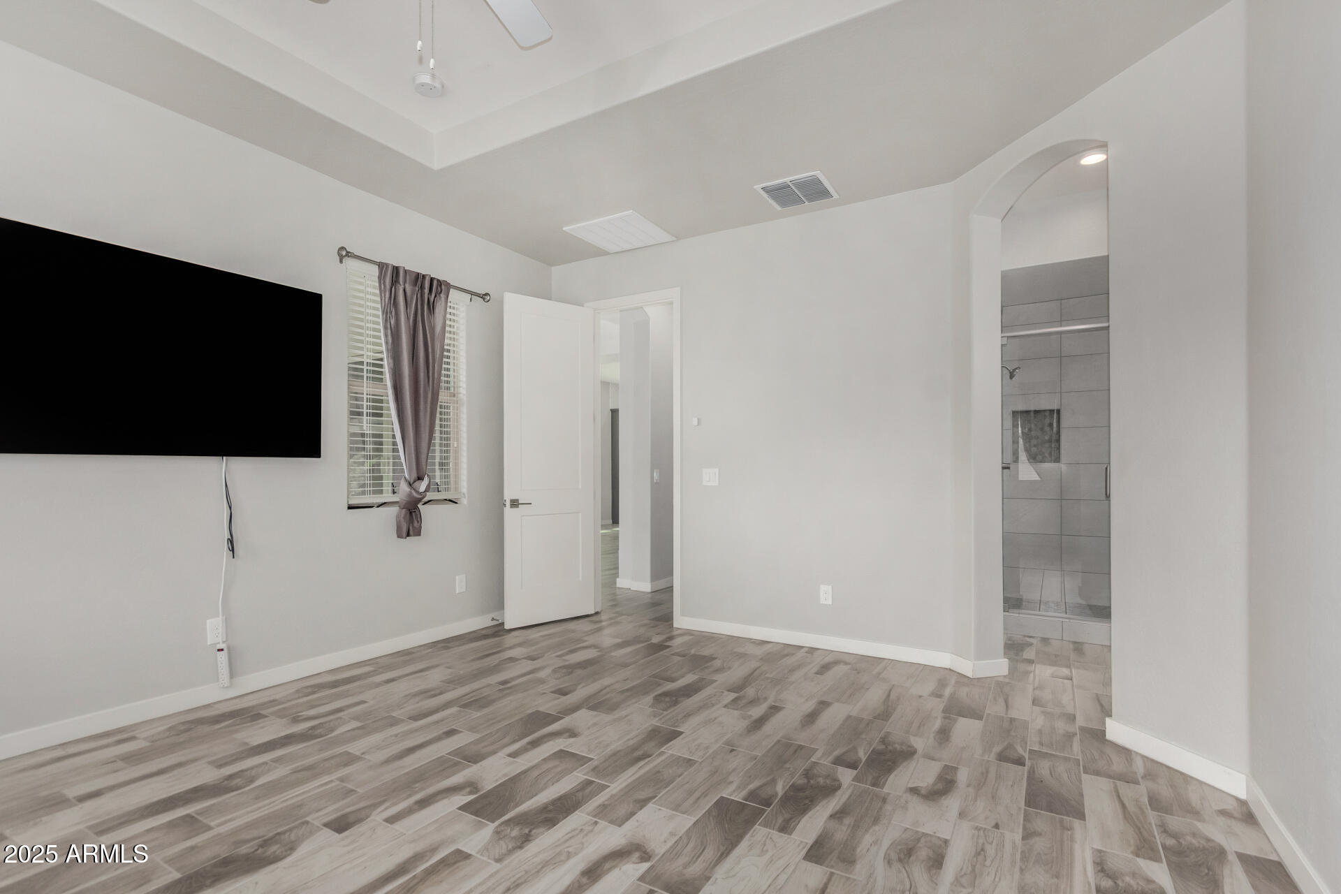 3561 E ARABIAN Drive