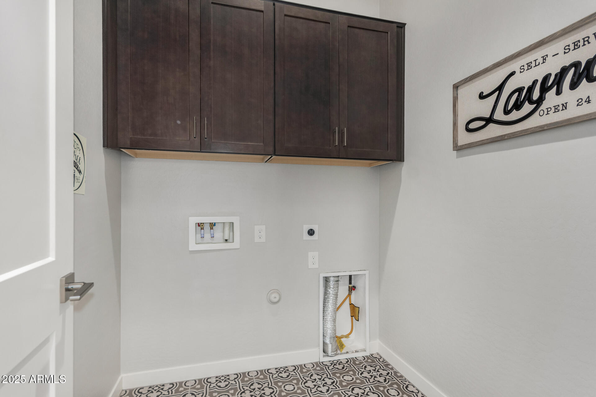 3561 E ARABIAN Drive