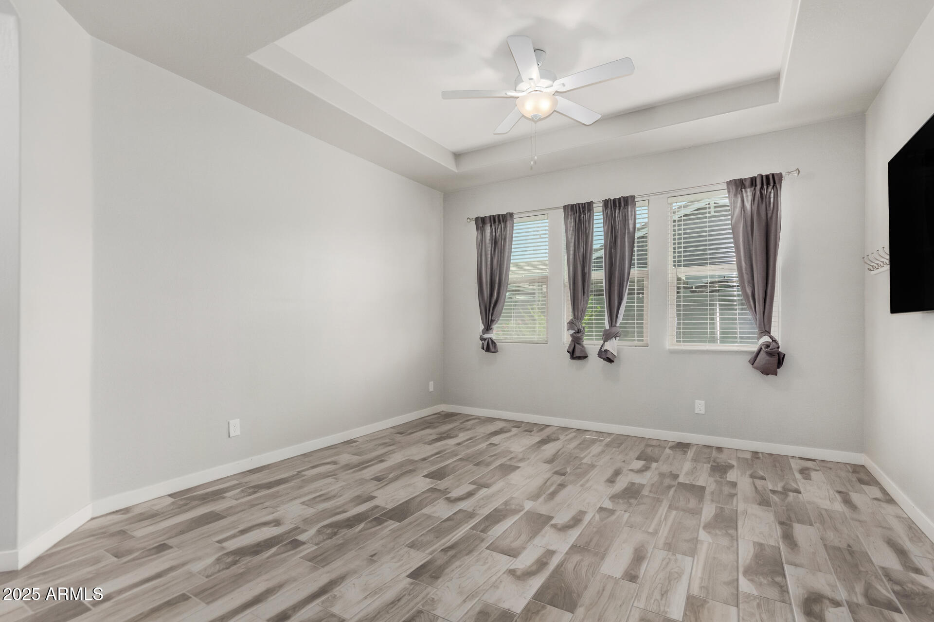 3561 E ARABIAN Drive