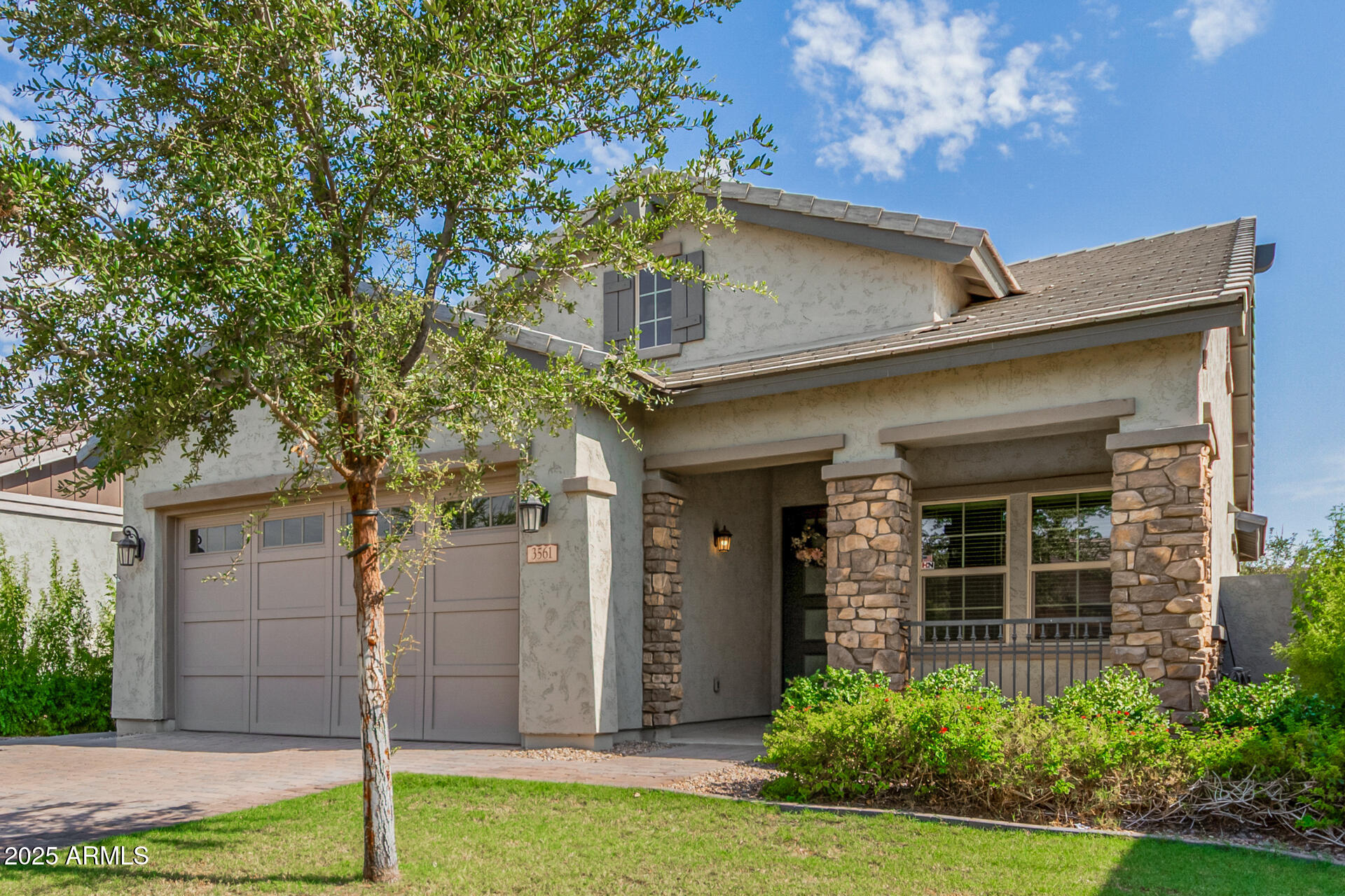 3561 E ARABIAN Drive