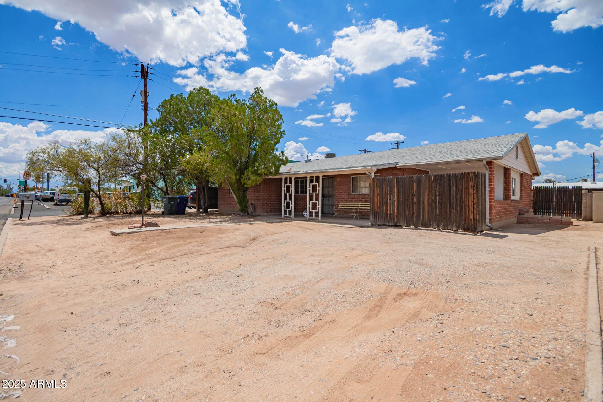 1137 N ROSEMONT Boulevard