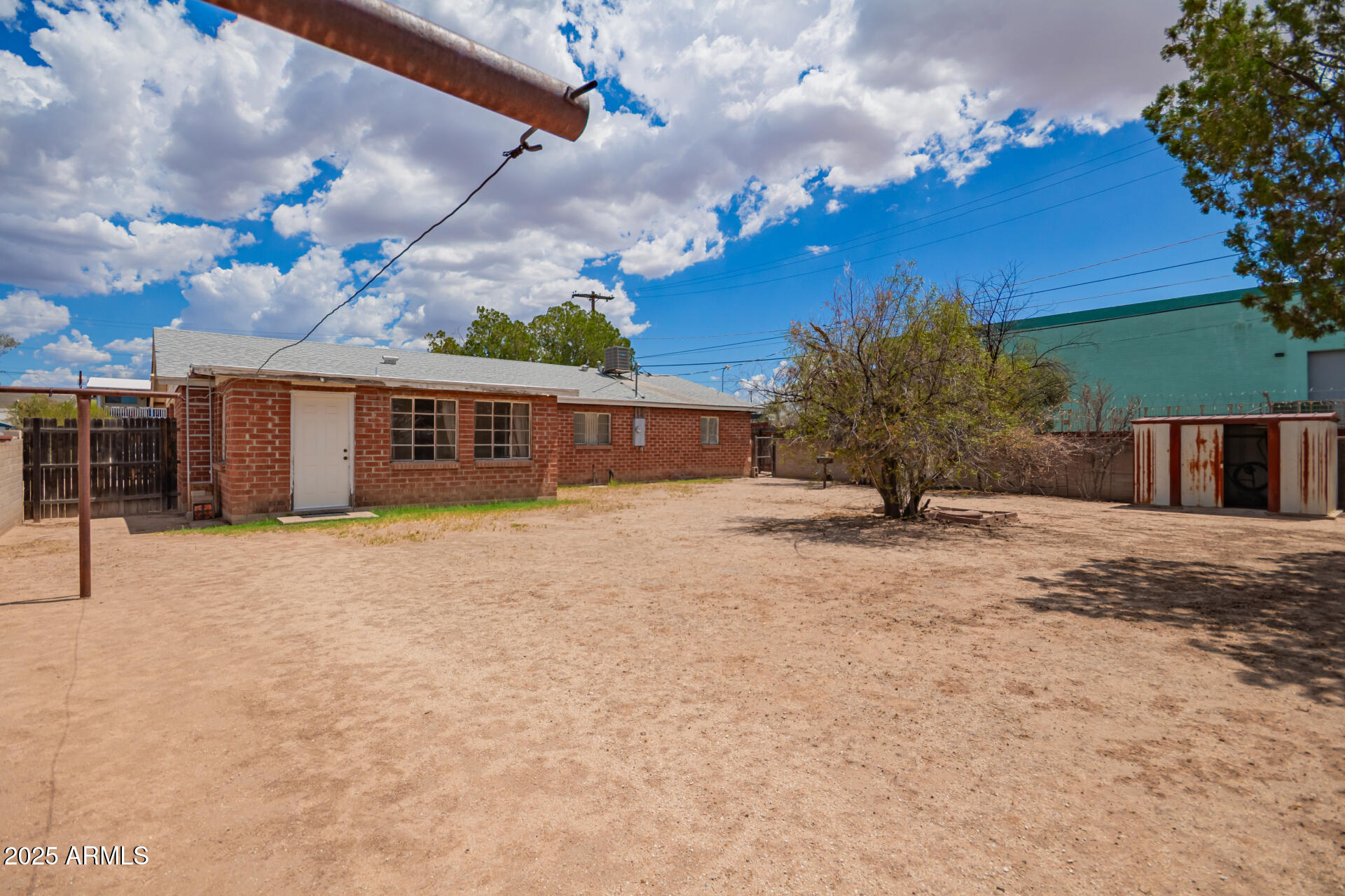 1137 N ROSEMONT Boulevard