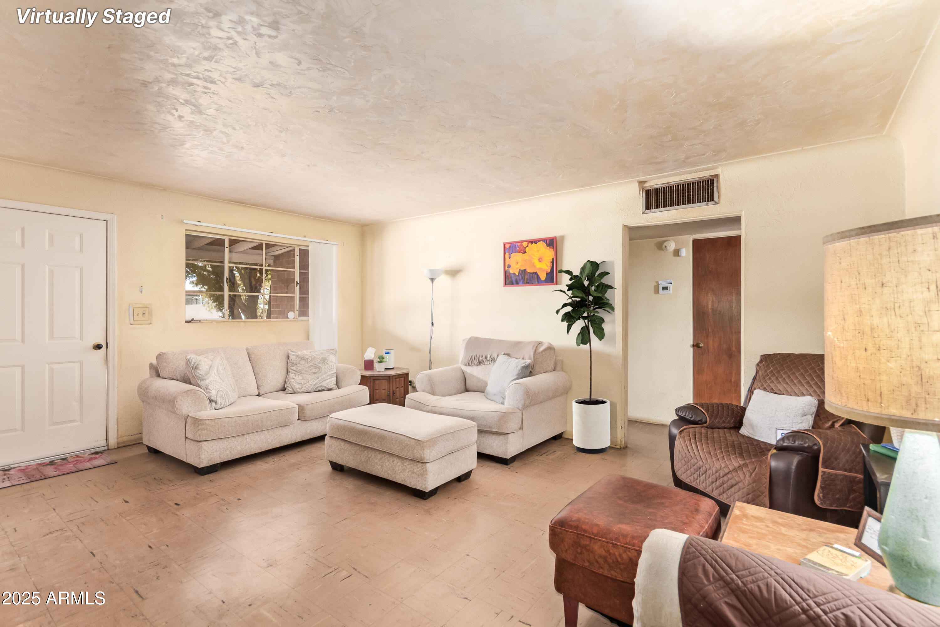 1137 N ROSEMONT Boulevard