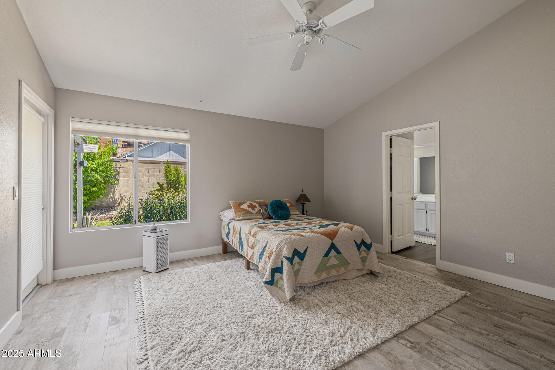 6636 E IVYGLEN Street