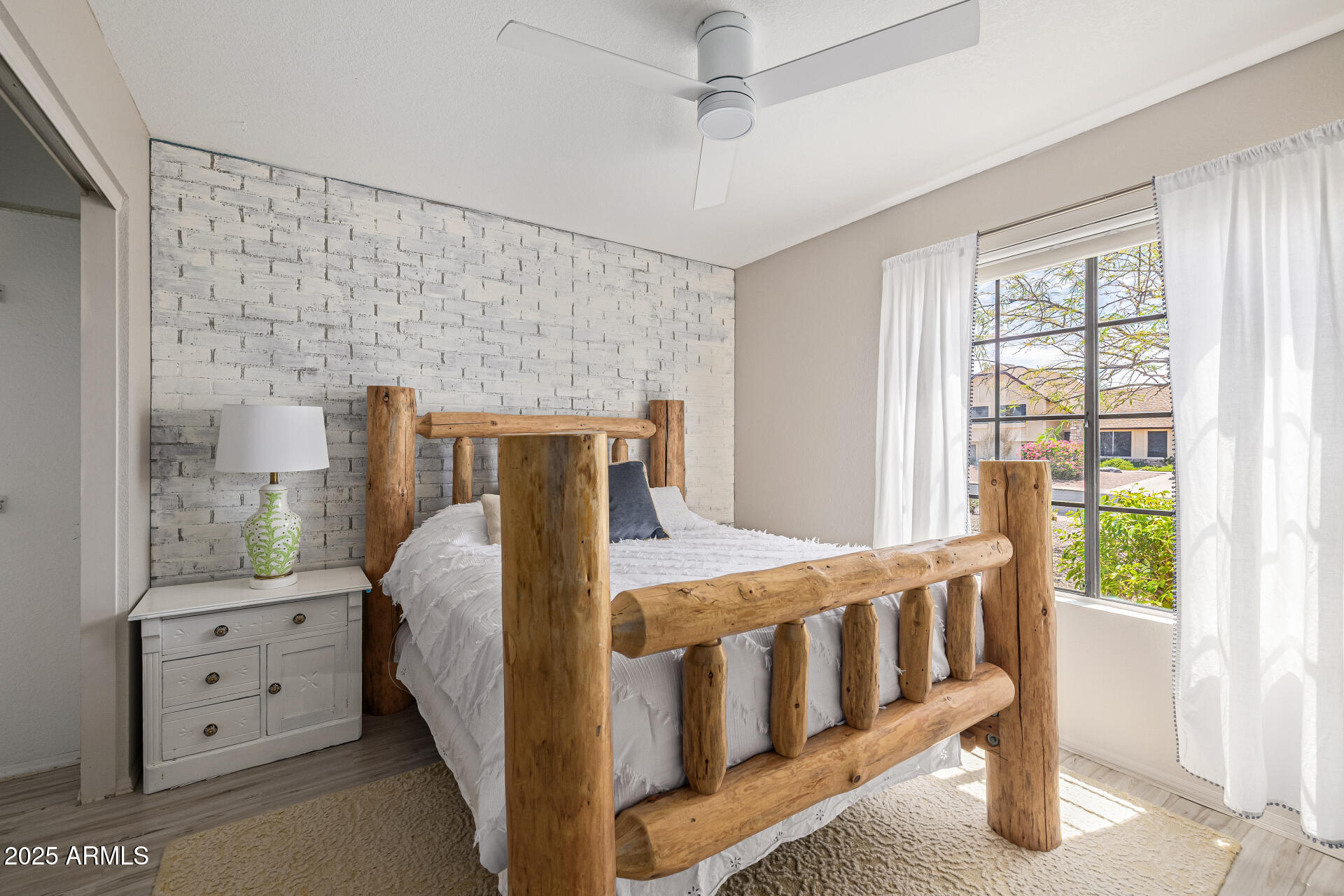 6636 E IVYGLEN Street