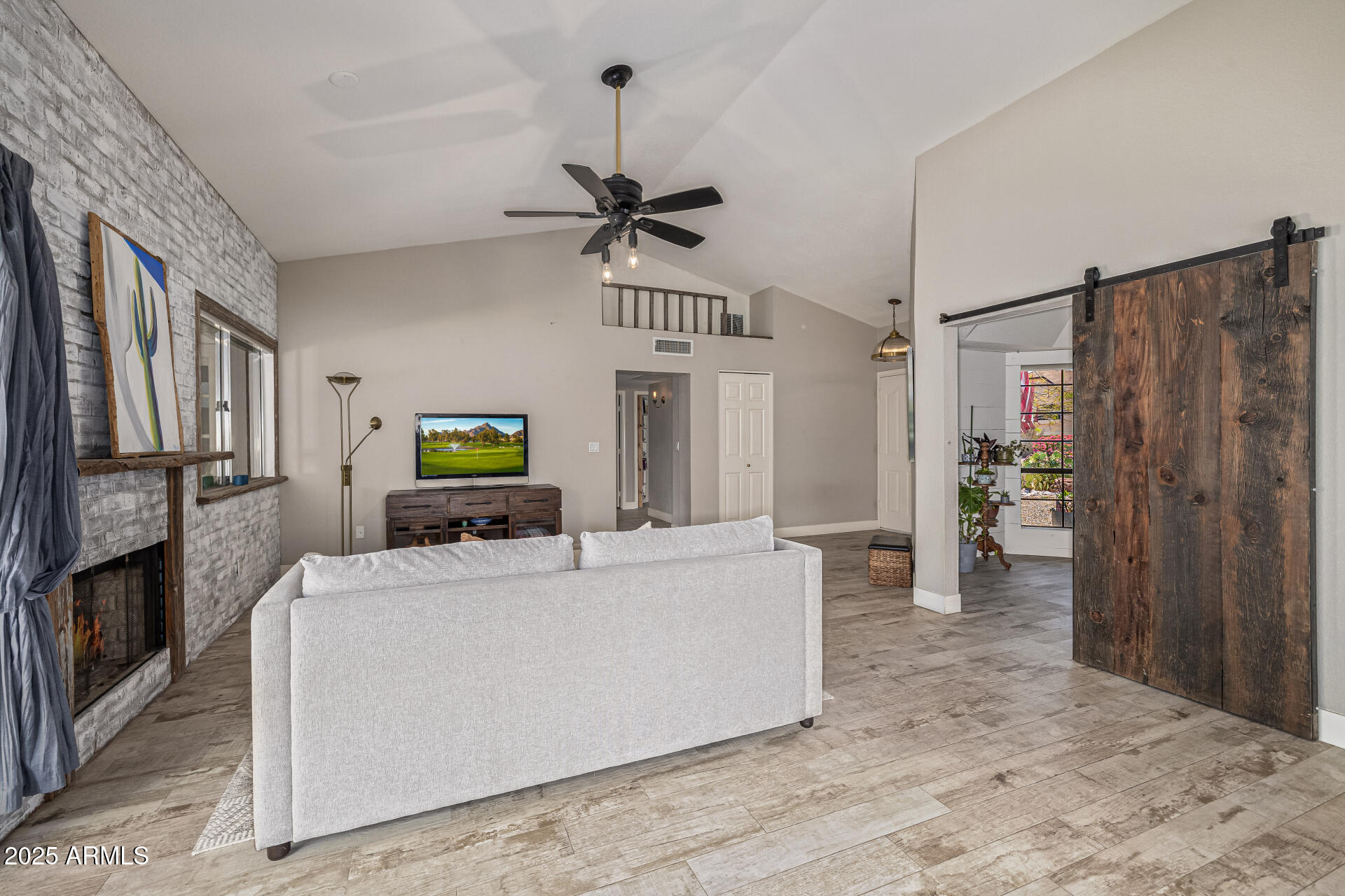 6636 E IVYGLEN Street