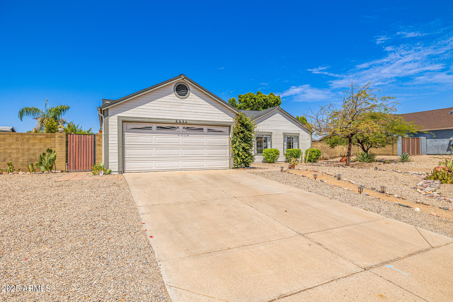 6636 E IVYGLEN Street