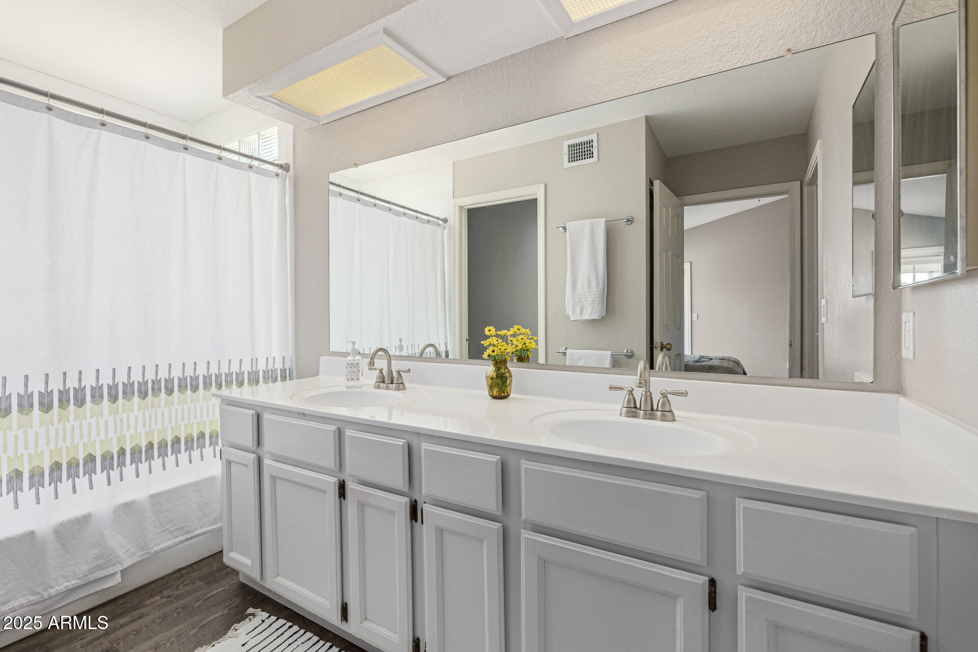 6636 E IVYGLEN Street