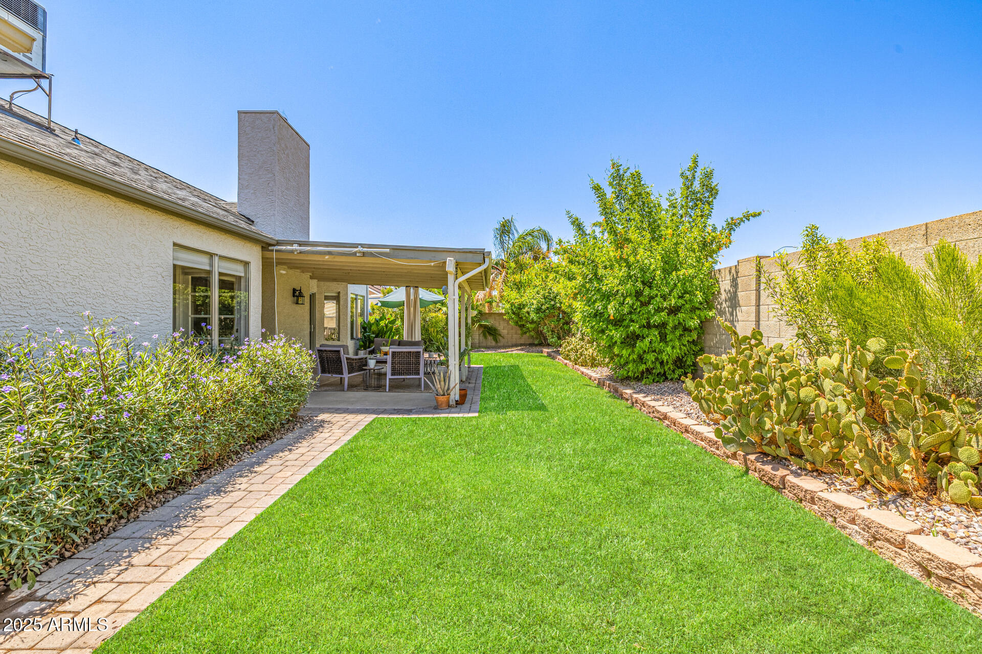 6636 E IVYGLEN Street